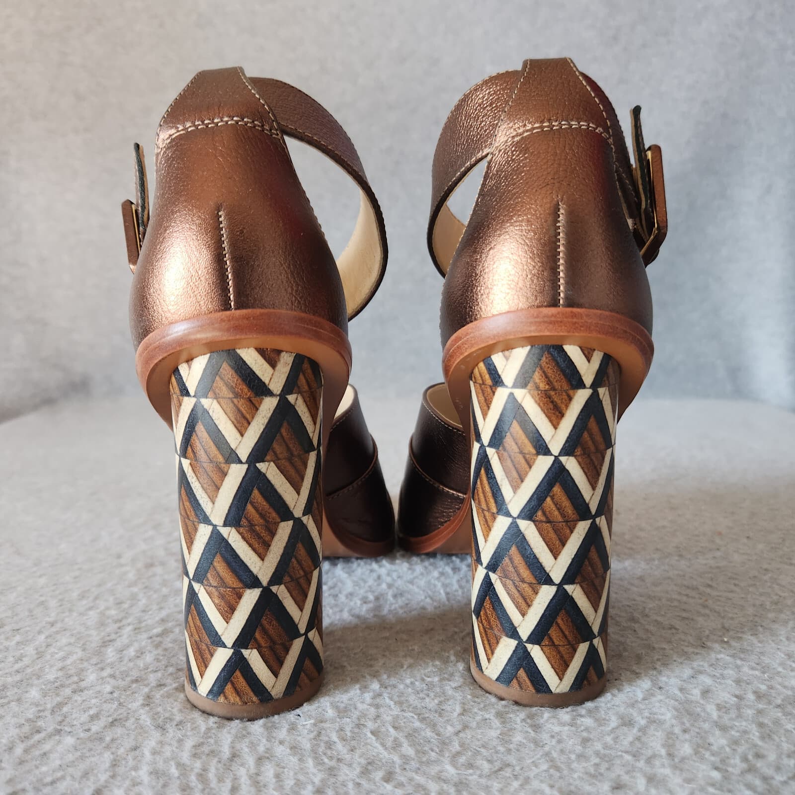 Brian Atwood B-Brandy 4" Wood Block Heel Sandal Ankle Strap Bronze Leather US7 - Thumbnail 7