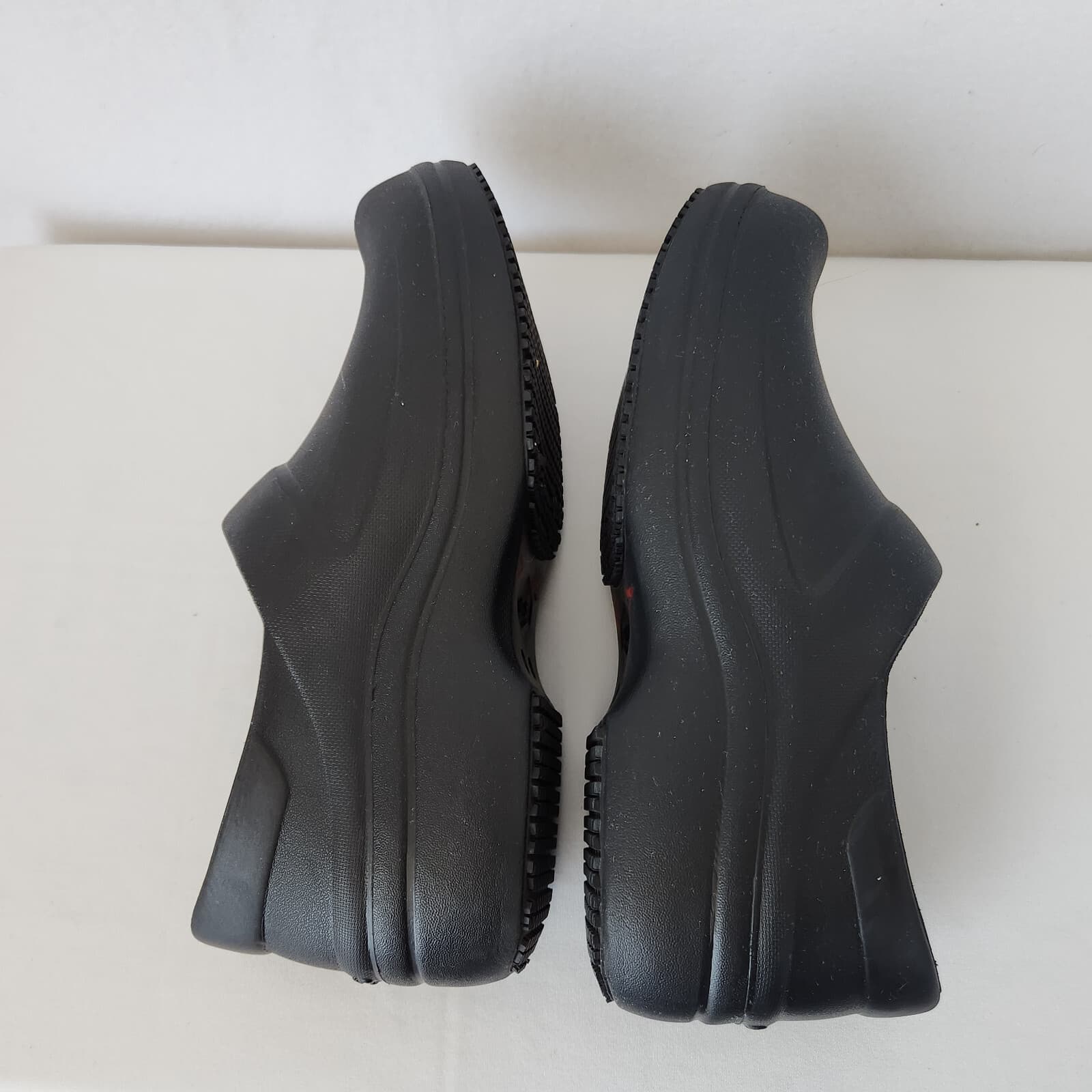 Crocs Women's US8 Neria Pro II Slip Resistant Work Clog Shoe Dual Comfort Black - Thumbnail 8