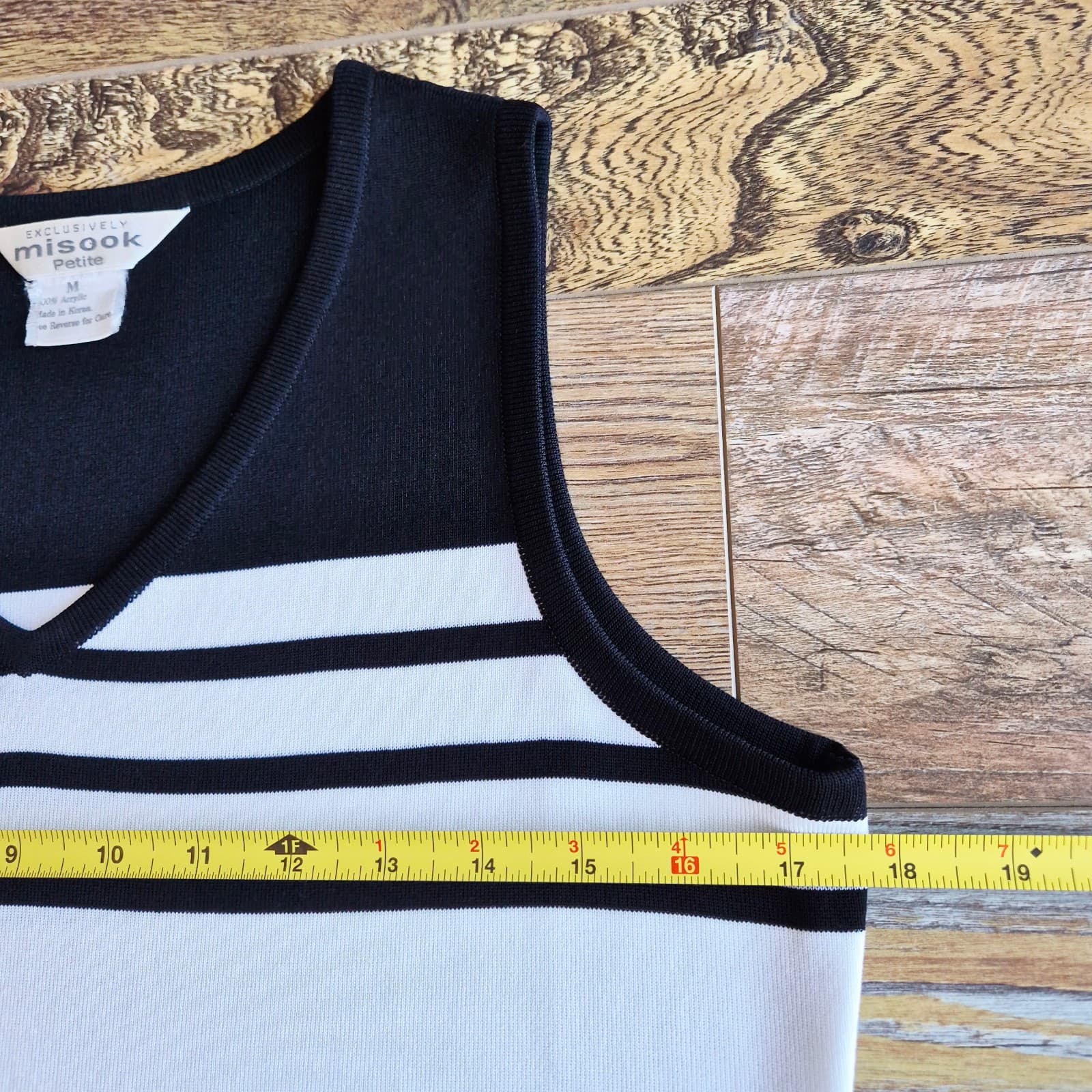 Exclusively Misook Black White Striped Tank Top V-Neck Knit Acrylic Women's PM - Thumbnail 8