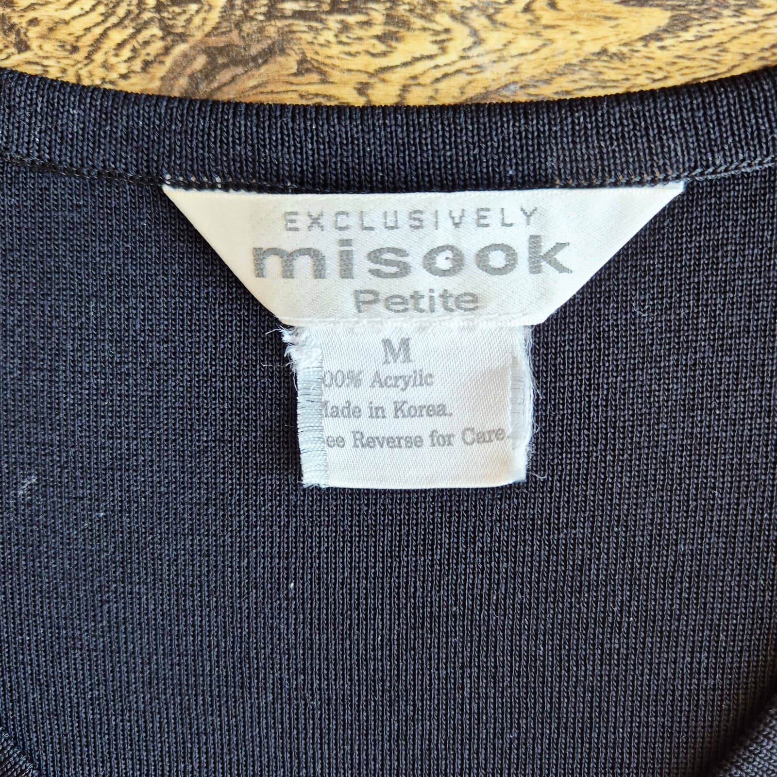 Exclusively Misook Black White Striped Tank Top V-Neck Knit Acrylic Women's PM - Thumbnail 6