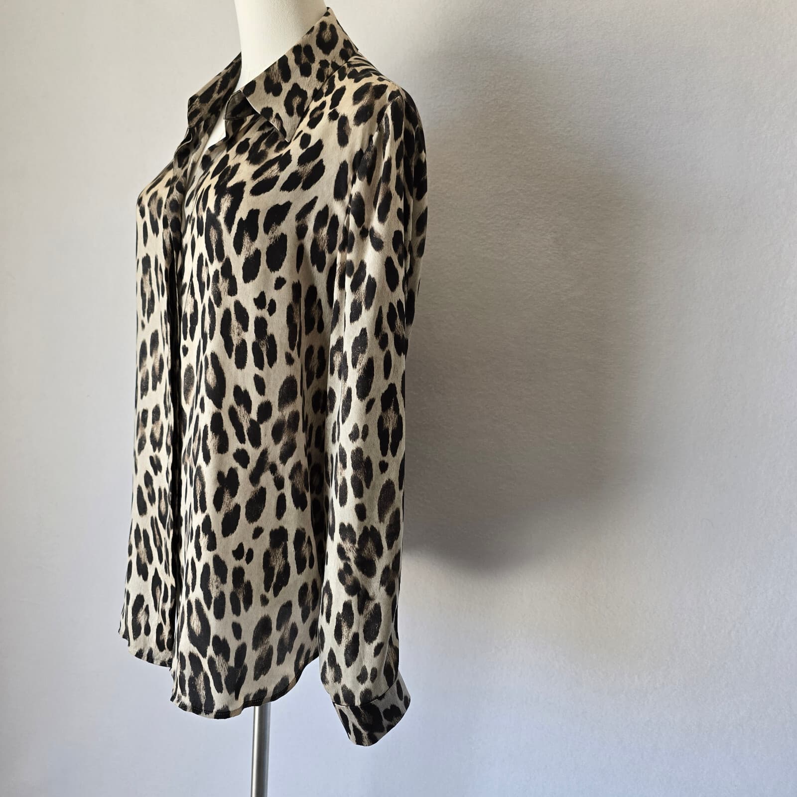 L'AGENCE Satin Leopard Tunic Button-Up Shirt Long Sleeve Brown Black Women's 6 - Thumbnail 3