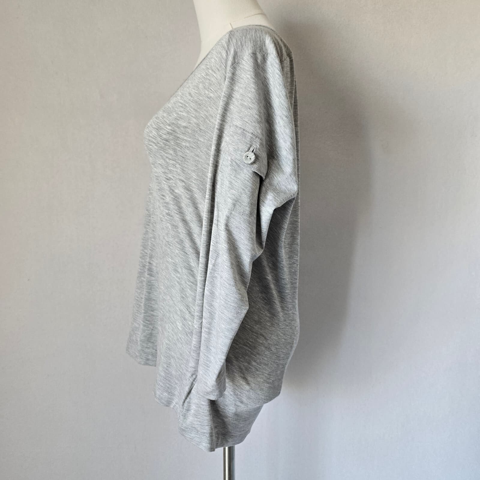 ST. JOHN V-Neck T-Shirt Pocket-On-Sleeve Stretch Jersey Grey Women Bust 40" - Thumbnail 3