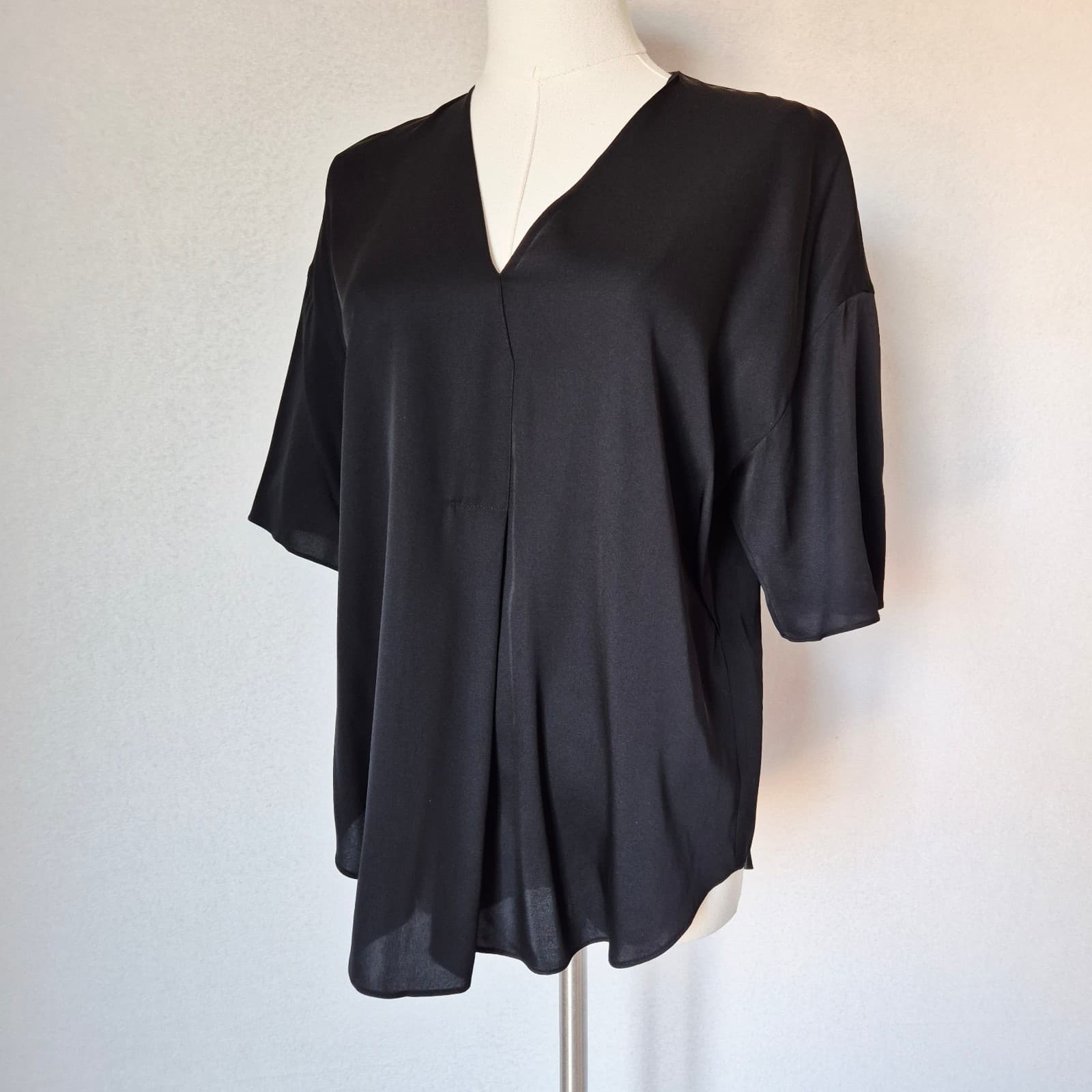 Vince Silk Stretch Satin Popover Tunic Top Short Sleeve V-Neck Black Women's XS - Thumbnail 5