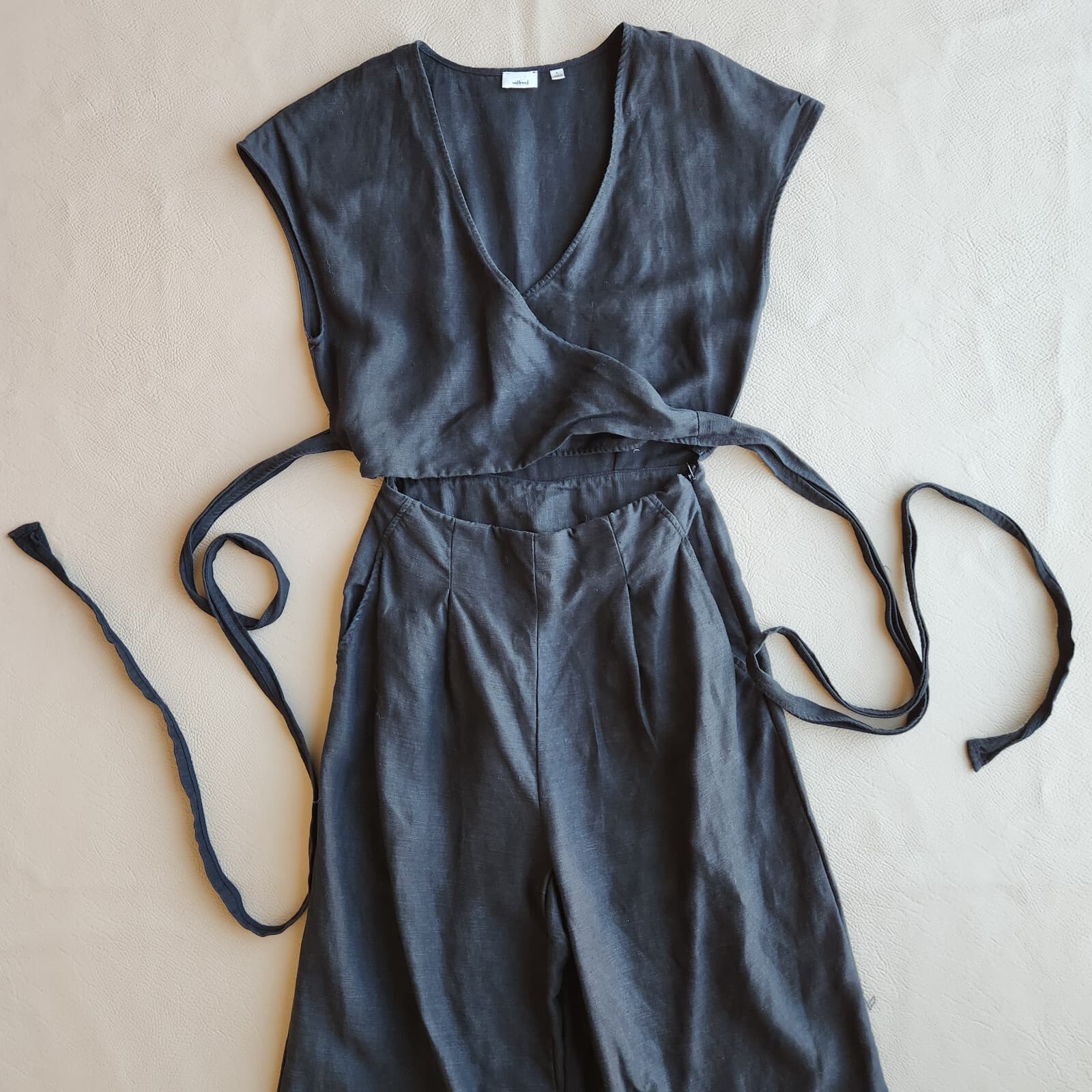 Aritzia Wilfred Brax Linen Blend Wrap Jumpsuit Wide Leg Pocket Black Sz.4 - Thumbnail 9