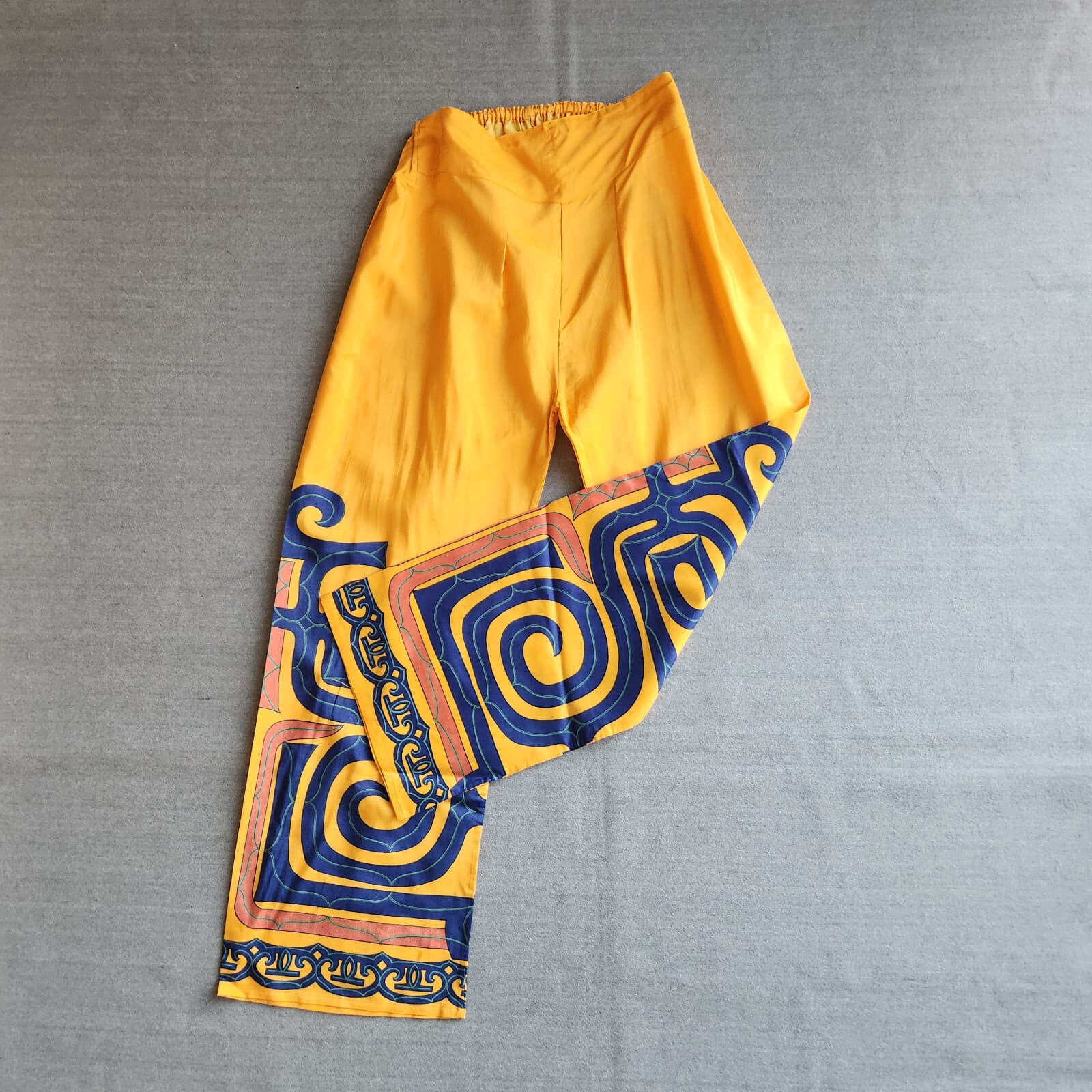 Japanese 100% Silk 2 Piece Kimono Robe + Pant Belt Yellow One Size Made in Japan - Thumbnail 4