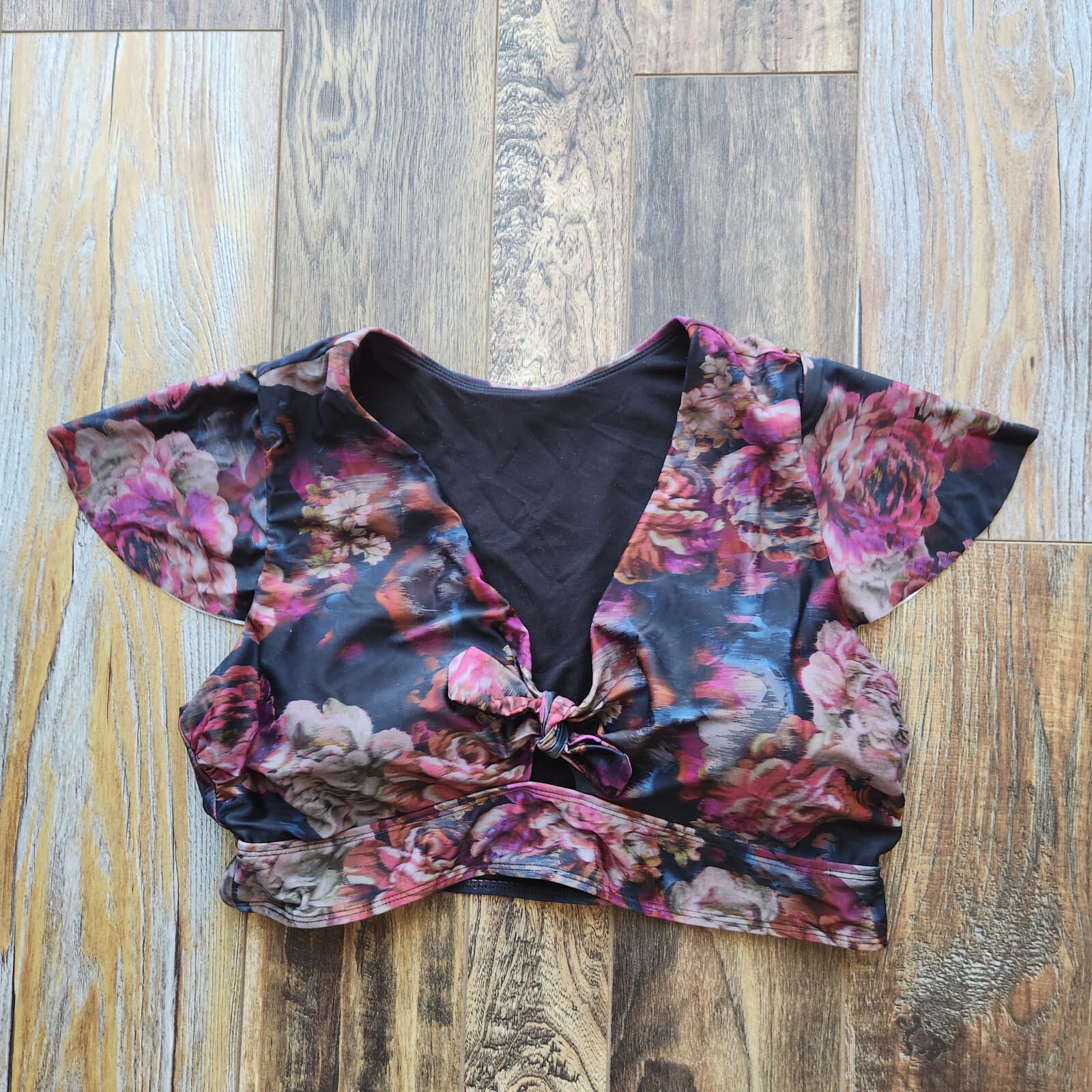 Torrid Wireless Flutter Sleeve Bikini Top UPF40+ Modesty Pad Torn Rose Floral 2X - Thumbnail 7