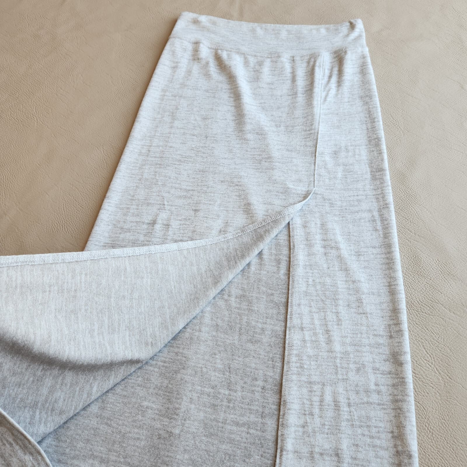 Aritzia Wilfred Free Shields Knit Midi Pencil Skirt Front Slit Pull-On Grey Sz.S - Thumbnail 4