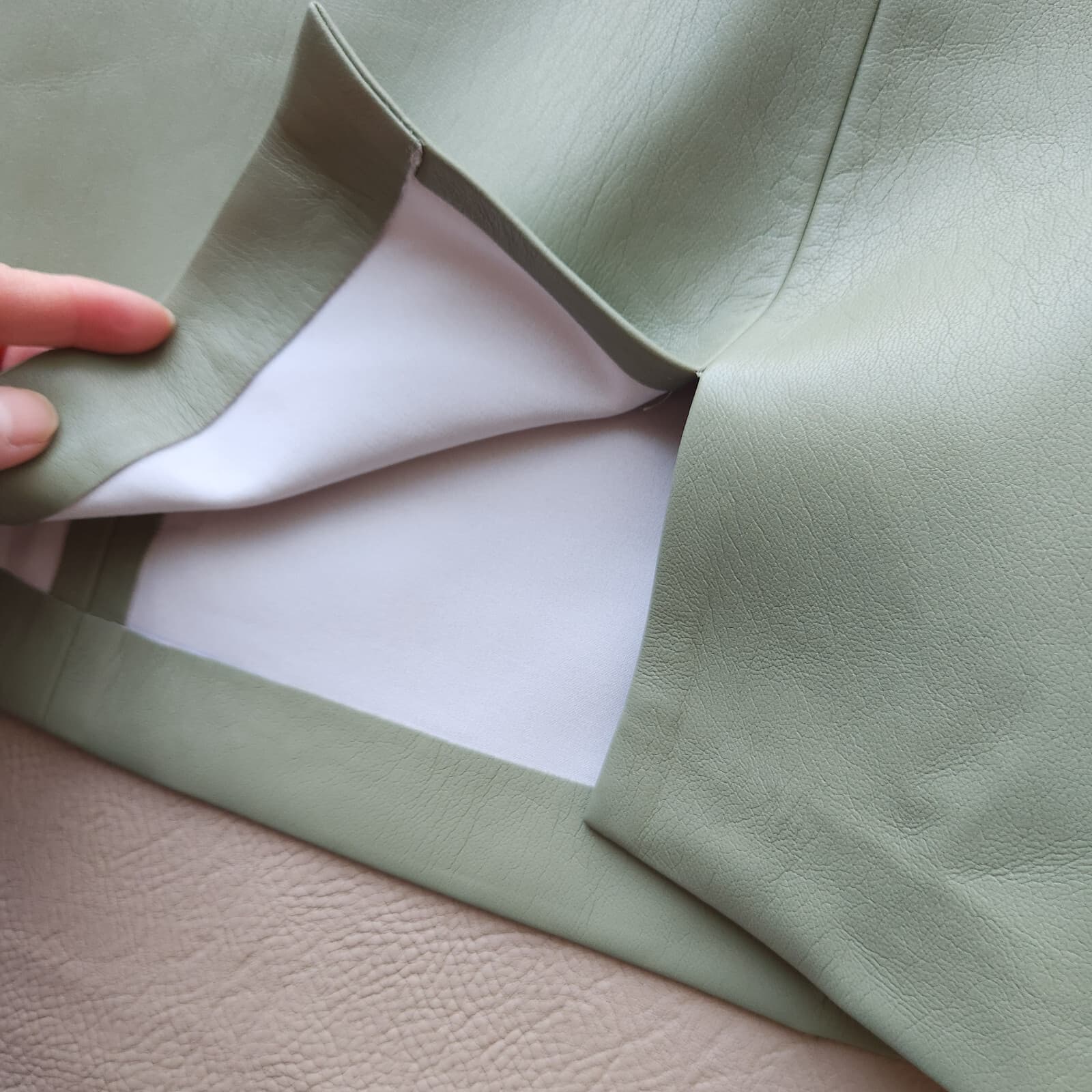 Aritzia Wilfred Patio Vegan Faux Leather Mini Pencil Skirt Front Slit Green Sz.4 - Thumbnail 8