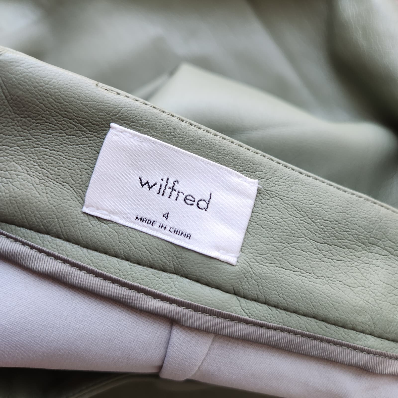 Aritzia Wilfred Patio Vegan Faux Leather Mini Pencil Skirt Front Slit Green Sz.4 - Thumbnail 10