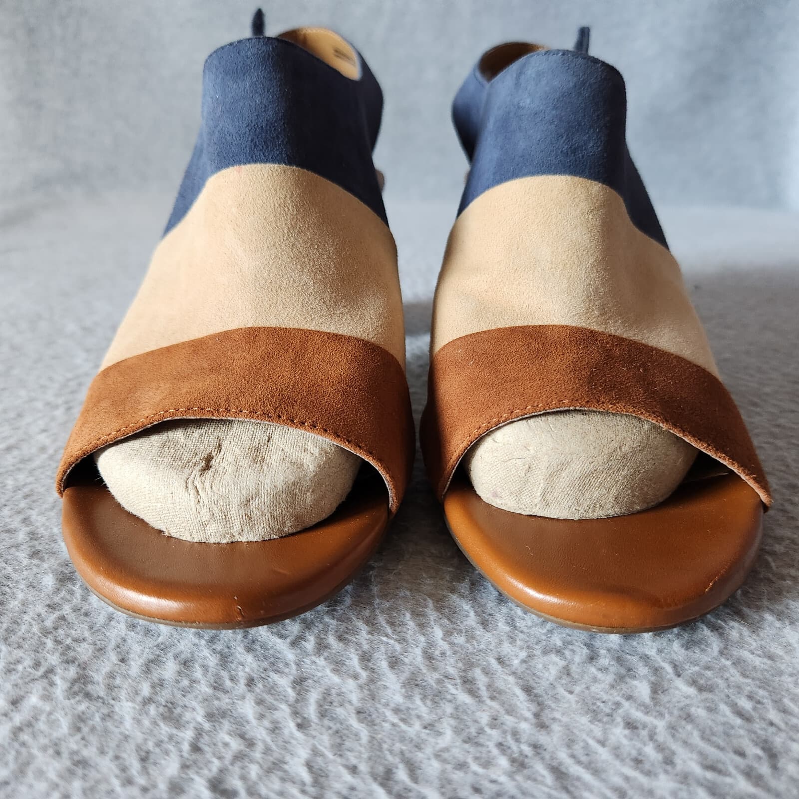 Clarks Artisan Suede Colorblock Peep Toe Slingback Shoe Wooden Block Heel US9.5M - Thumbnail 3