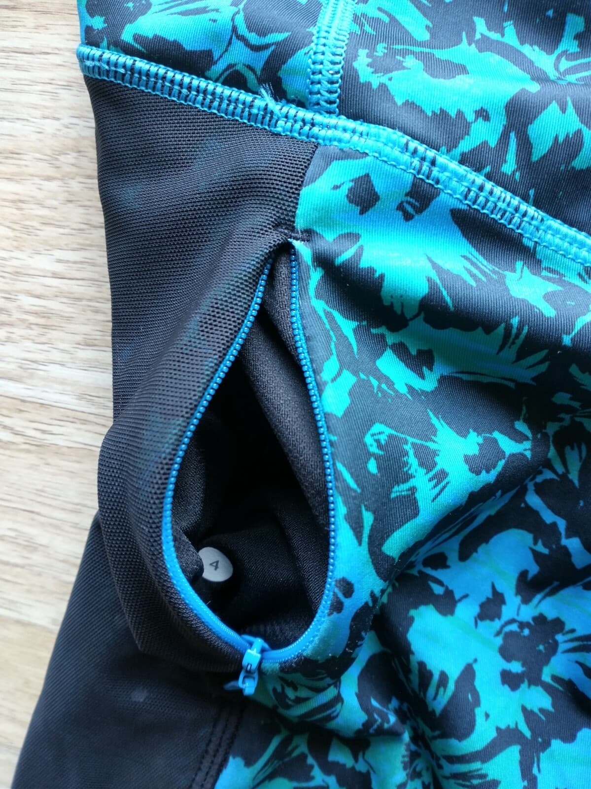 Lululemon Women Stop At Nothing Crop Legging Pull On Green Black Sz.4 - Thumbnail 4