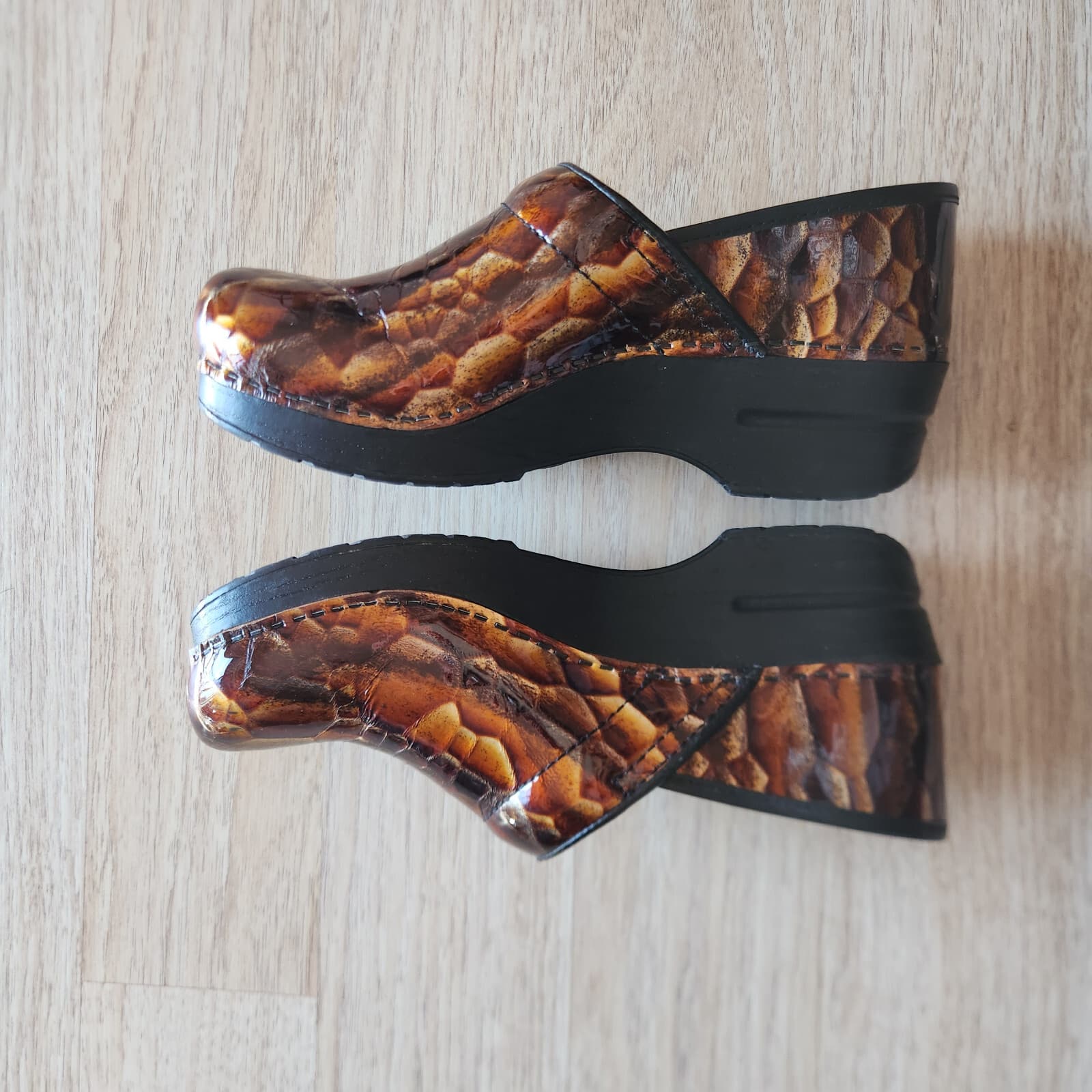 Dansko Patent Leather Professional Clogs Shoes Slip-On Geo-Printed Brown EU39 - Thumbnail 5