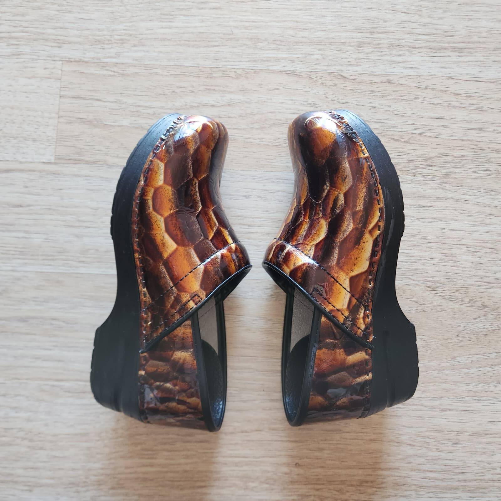 Dansko Patent Leather Professional Clogs Shoes Slip-On Geo-Printed Brown EU39 - Thumbnail 4