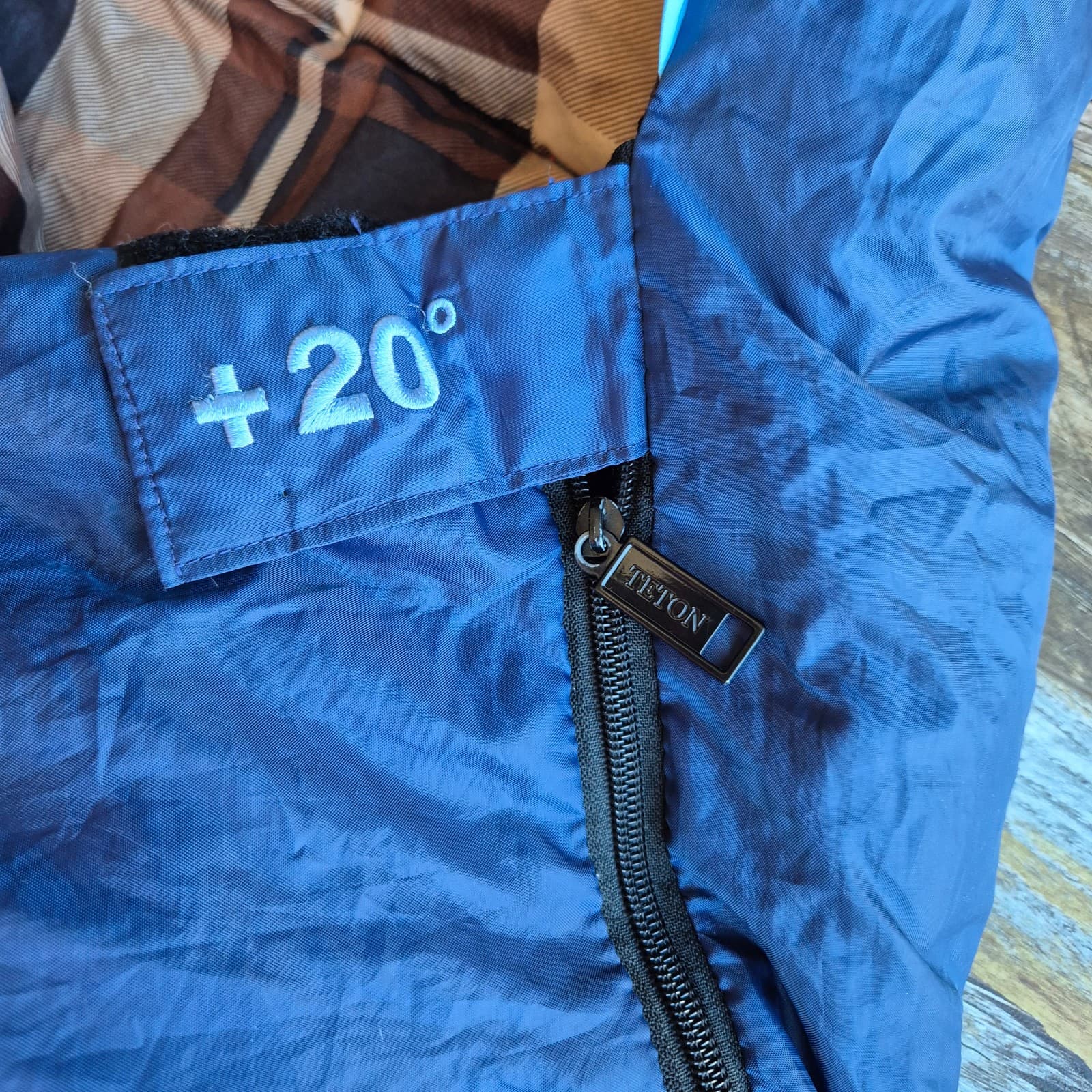 Teton Sports Celsius Junior 20°F Left Zipper Camping Sleeping Bag Blue 66"x26" - Thumbnail 4