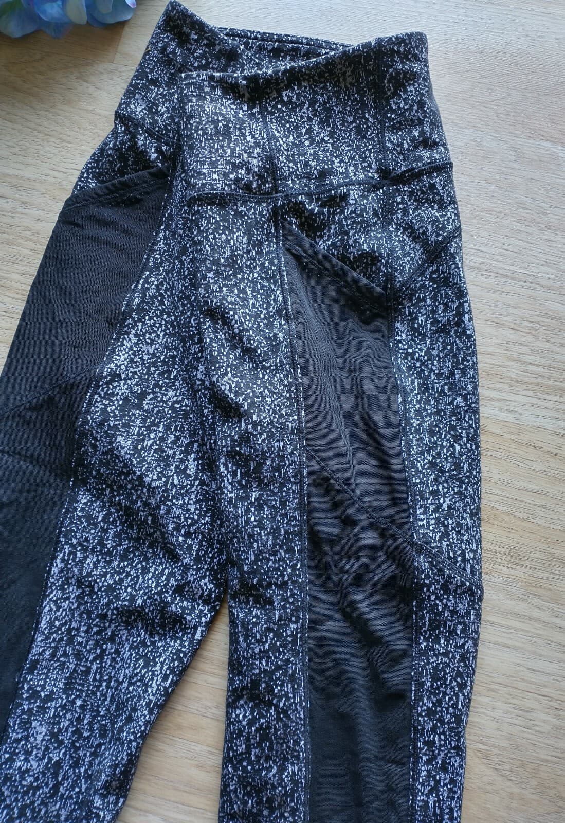 Lululemon Women Fit Physique Mesh Crops Suited Jacquard Black Pocket Waist 24" - Thumbnail 3