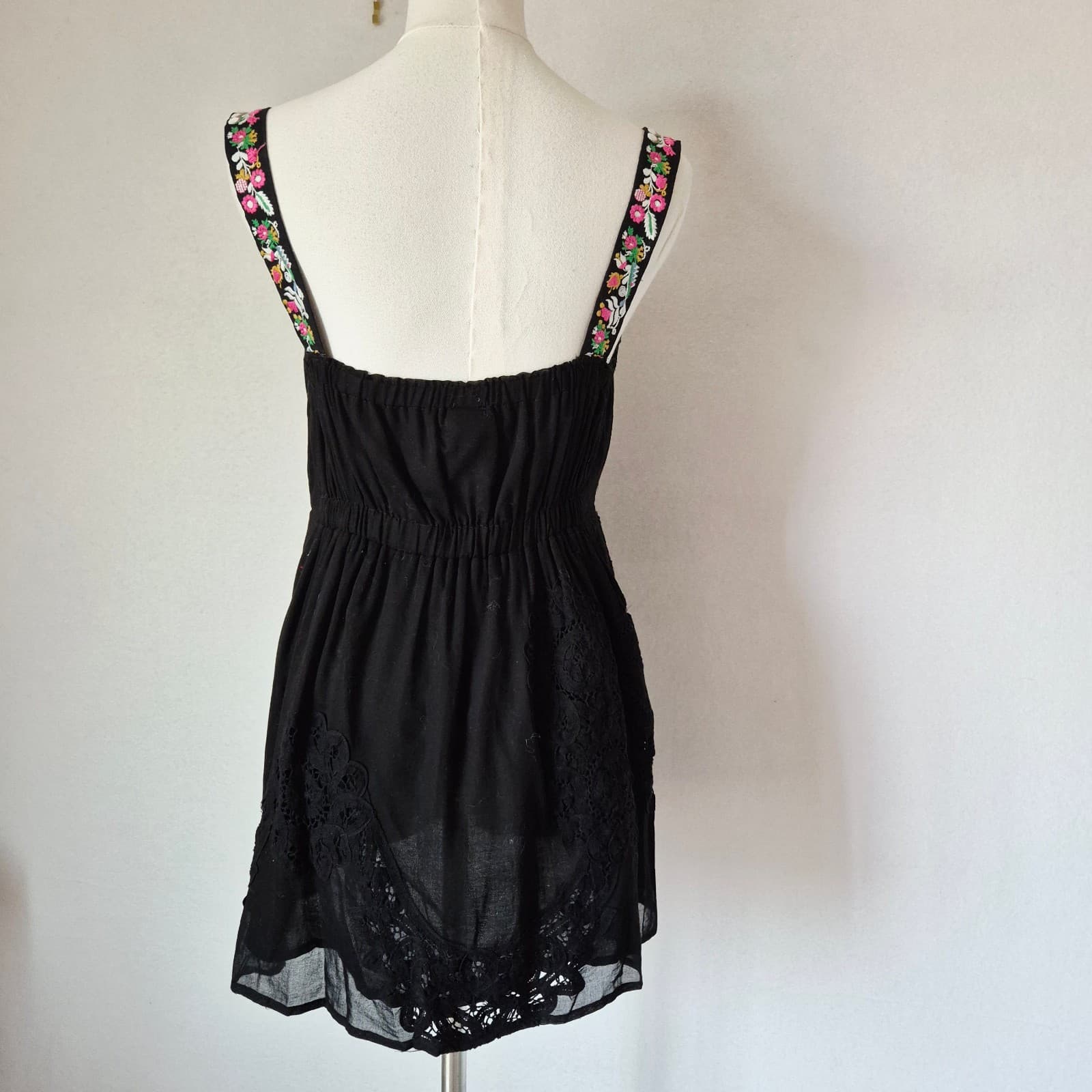 Lithe Anthropologie Floral Embroidered Lace Babydoll Sleeveless Top Black Sz.6 - Thumbnail 5