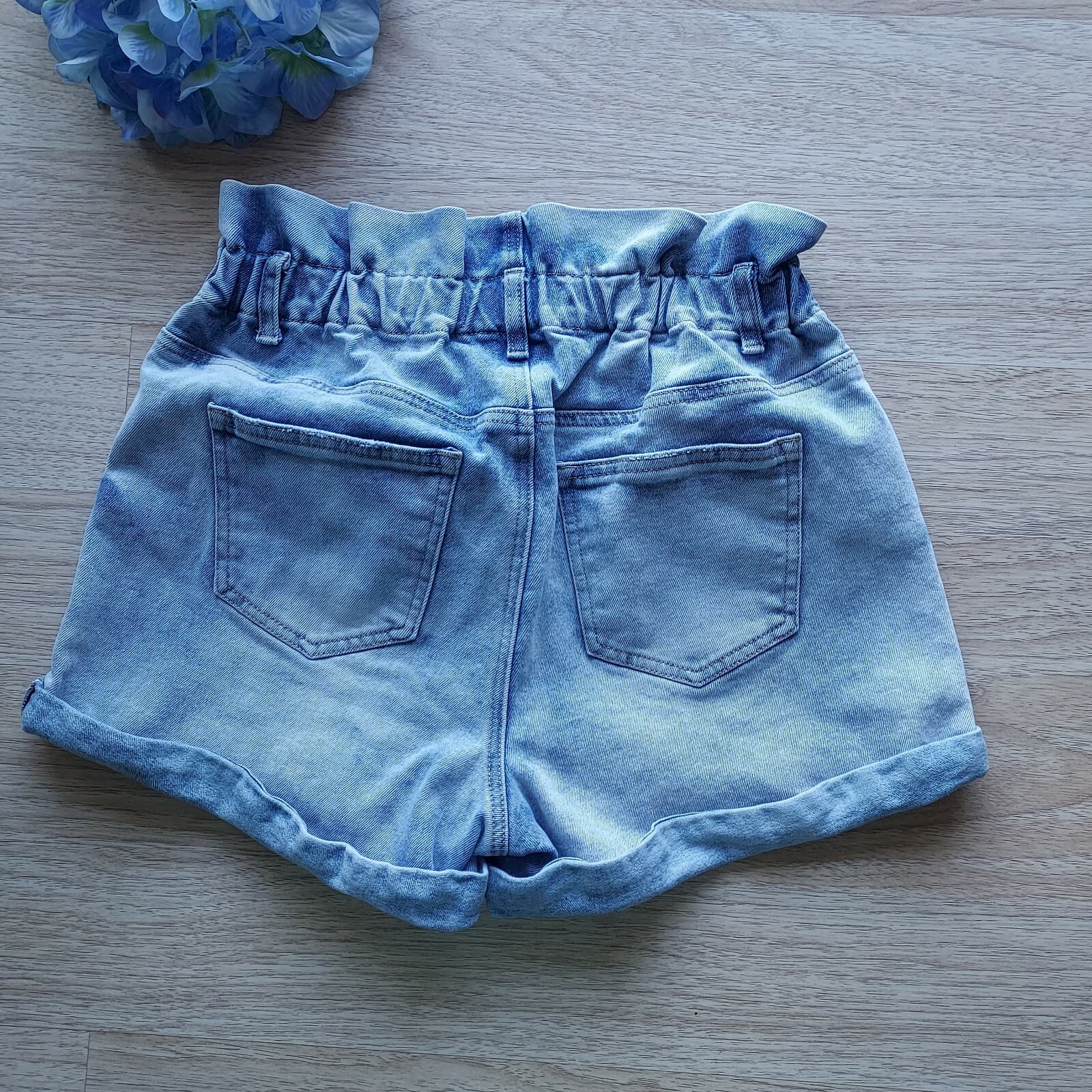Almost Famous Paperbag Mom Jean Shorts Zip-Button Elastic Waist Light Blue Sz.M - Thumbnail 5