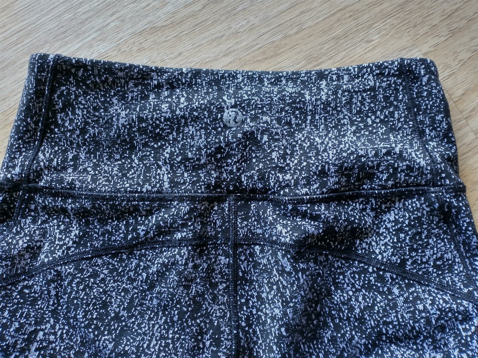 Lululemon Women Fit Physique Mesh Crops Suited Jacquard Black Pocket Waist 24" - Thumbnail 5