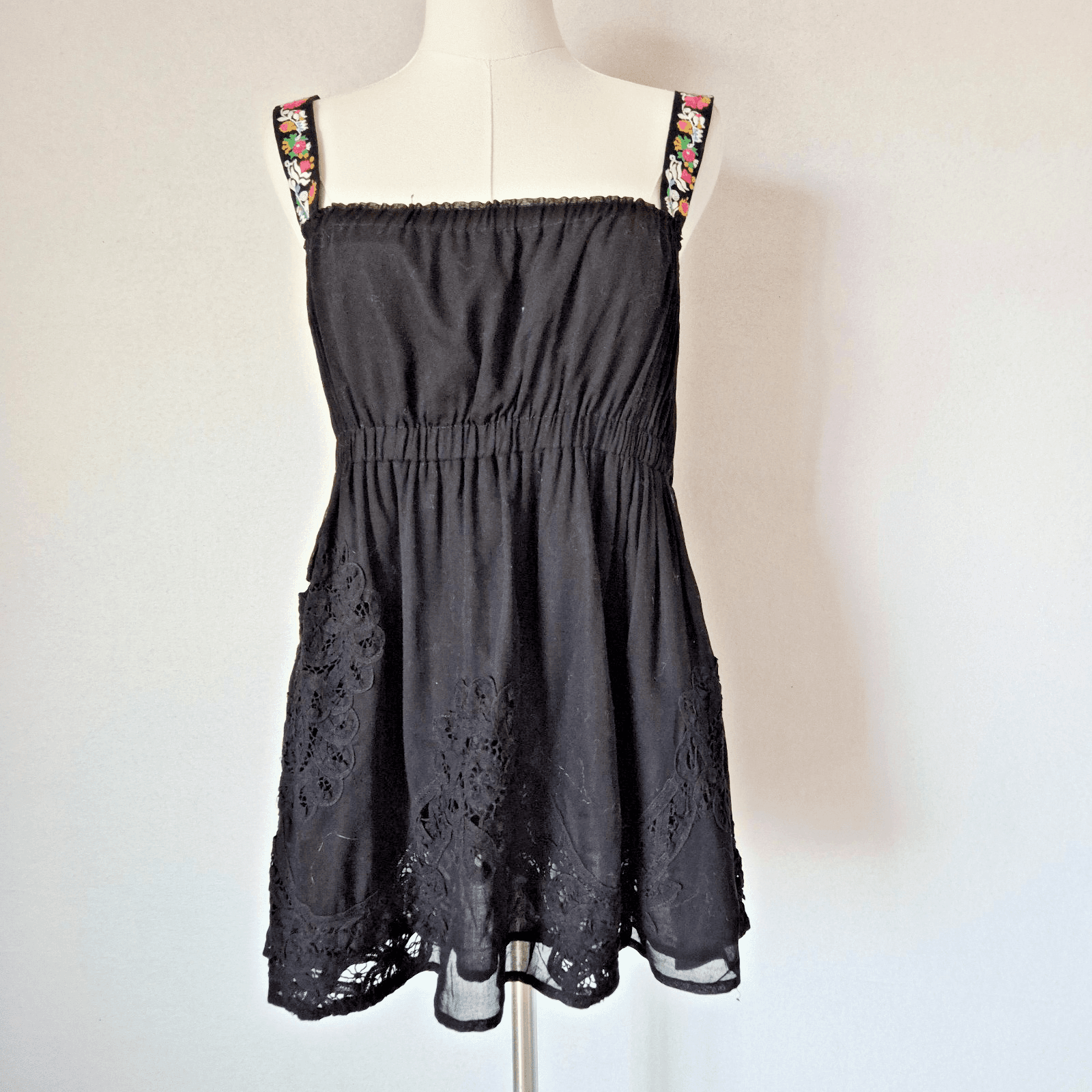Lithe Anthropologie Floral Embroidered Lace Babydoll Sleeveless Top Black Sz.6 - Thumbnail 2