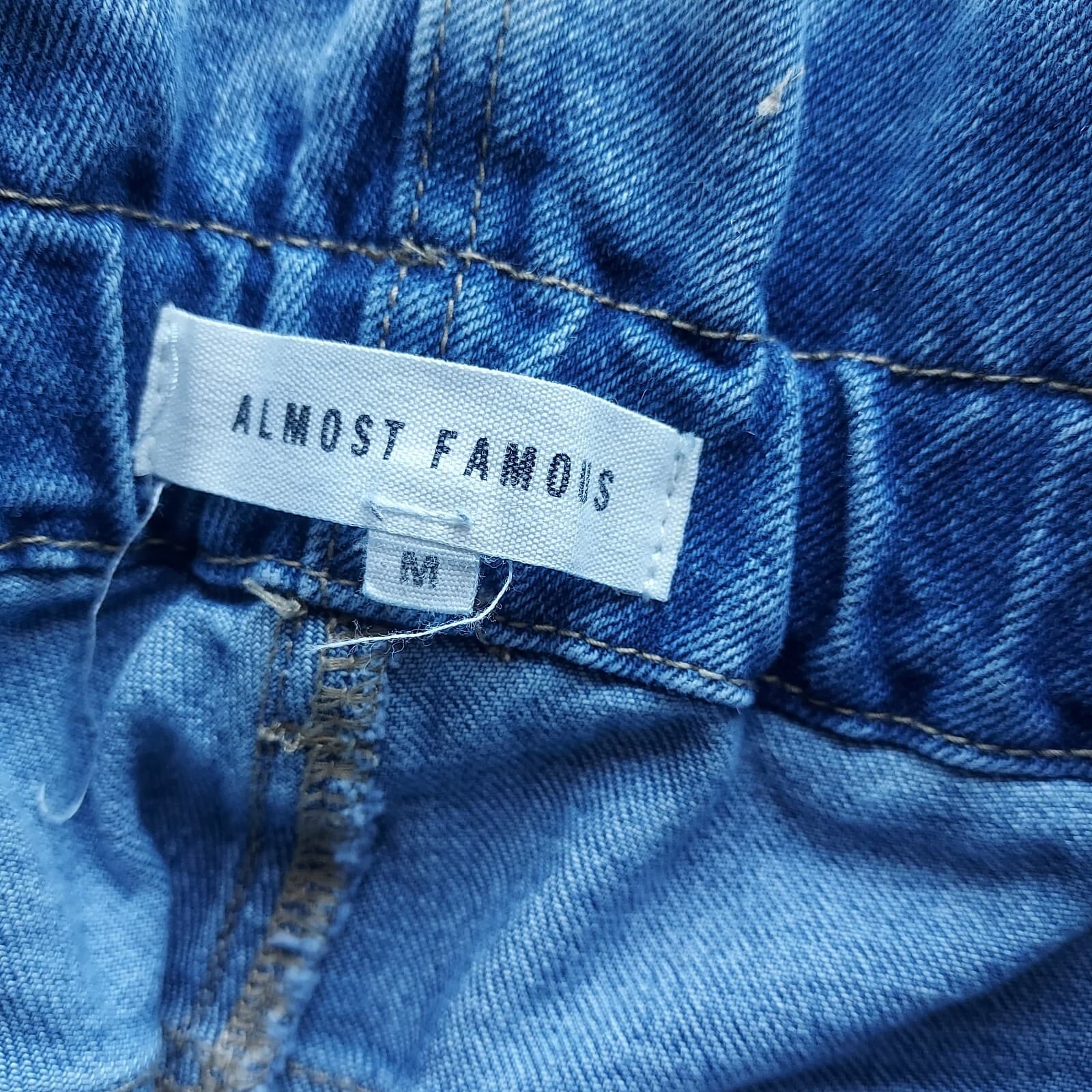 Almost Famous Paperbag Mom Jean Shorts Zip-Button Elastic Waist Light Blue Sz.M - Thumbnail 6