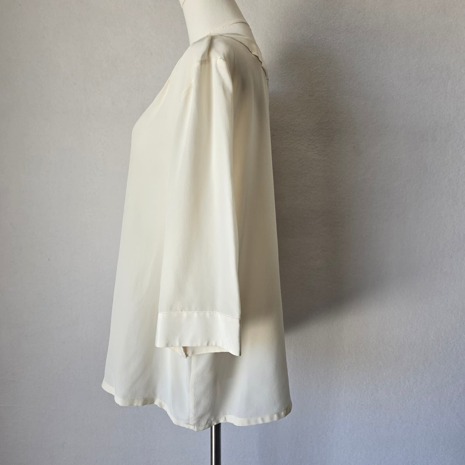 J.Jill 100% Silk Satin Popover Blouse Relax-Fit 3/4 Sleeve V-Neck Ivory Women MP - Thumbnail 5