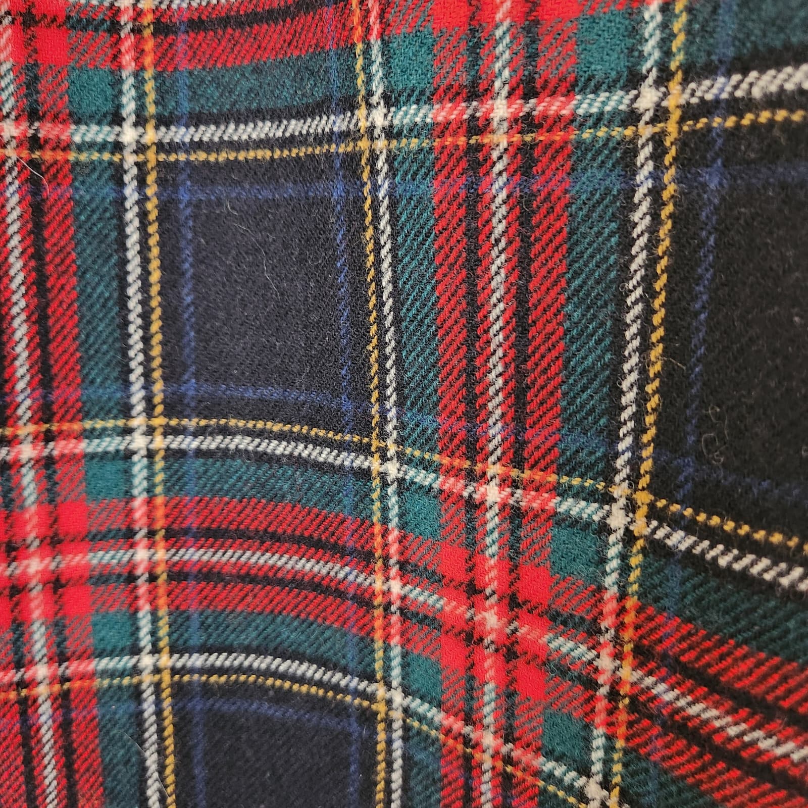 Vintage'70s Pendleton Black Stewart Tartan Wool Pencil Skirt Red Green Waist 28" - Thumbnail 3