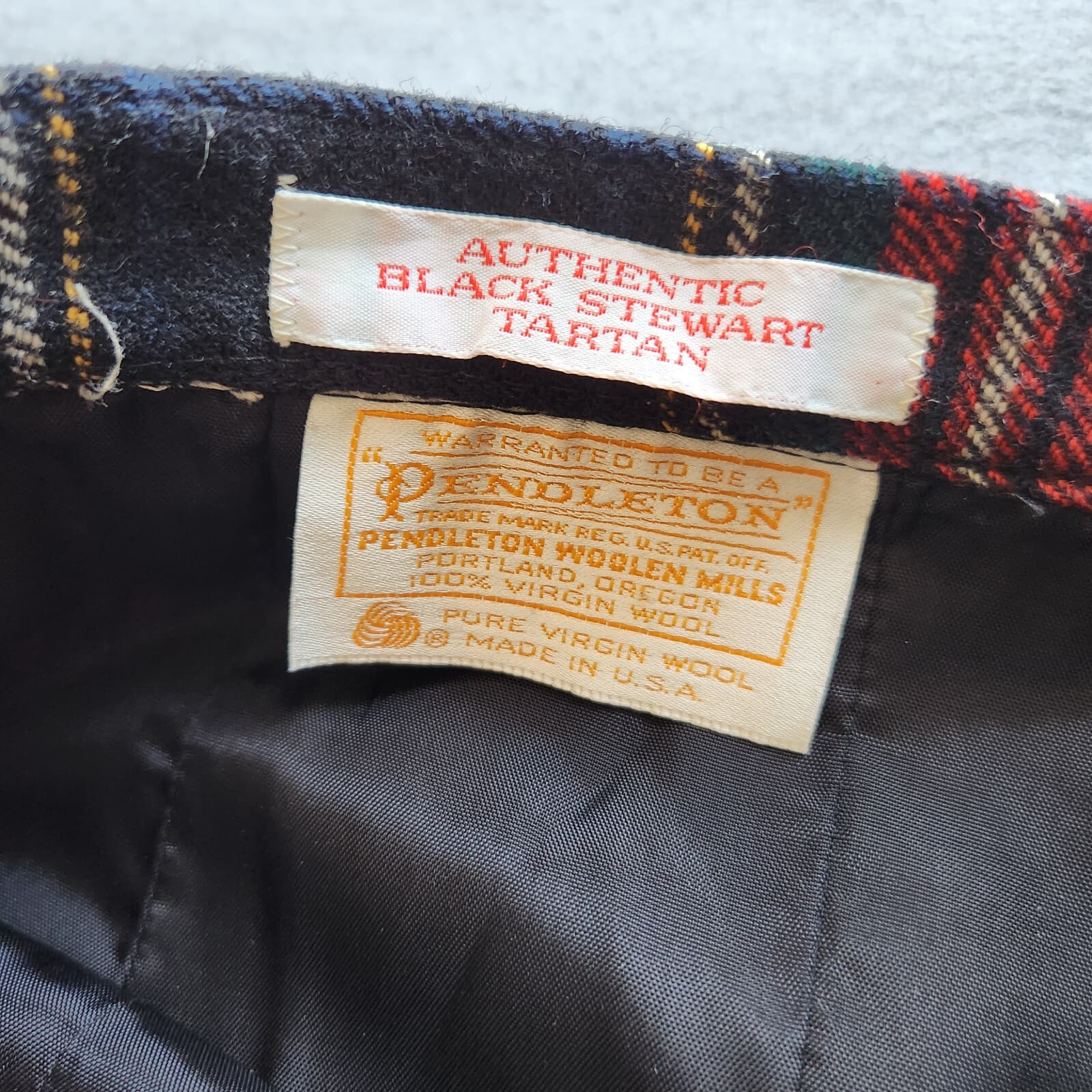 Vintage'70s Pendleton Black Stewart Tartan Wool Pencil Skirt Red Green Waist 28" - Thumbnail 8