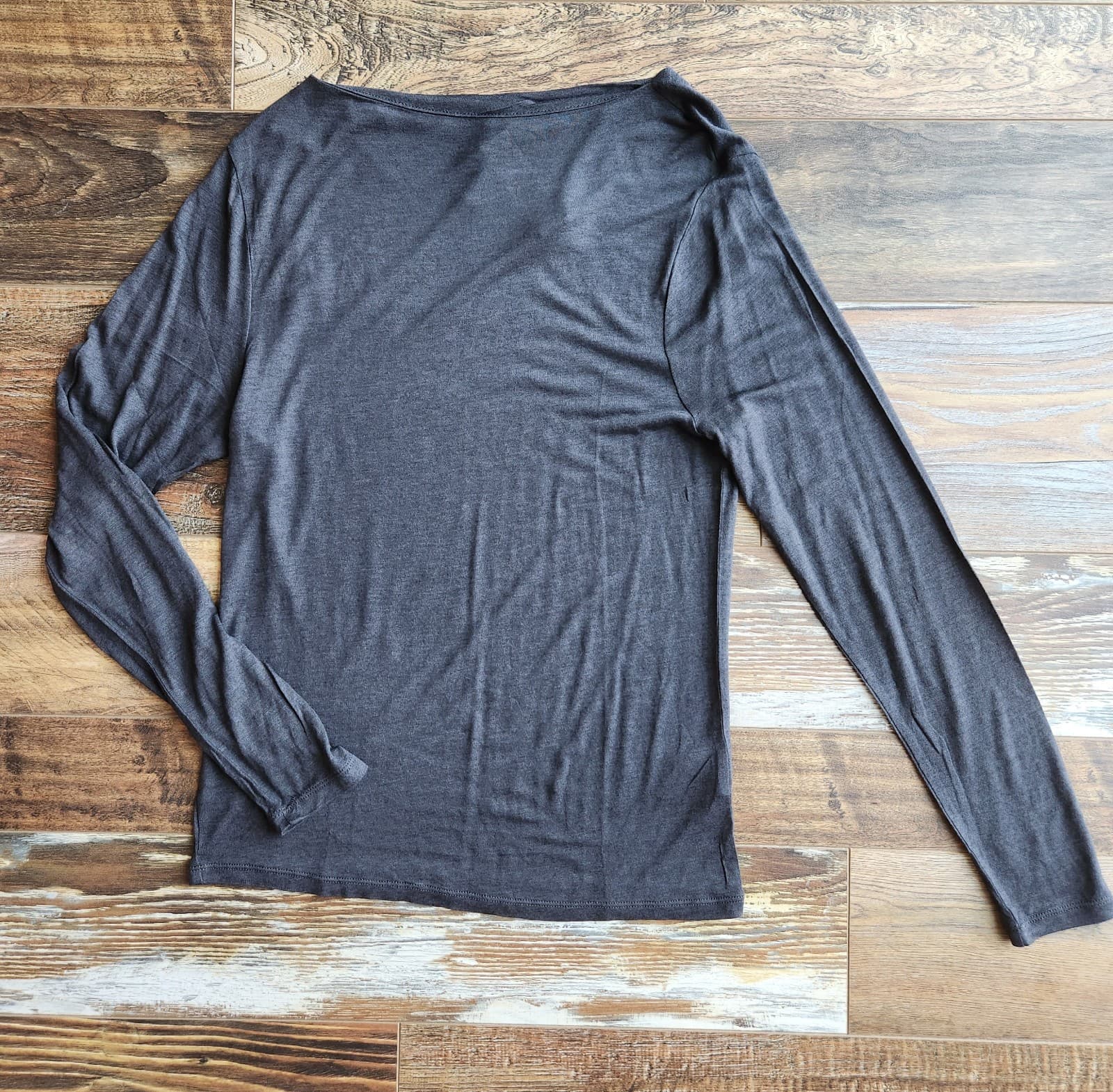 NWT J.Crew Collection Layering T-Shirt Black Sheer Wool-Blend Long-Sleeve Sz.L - Thumbnail 4