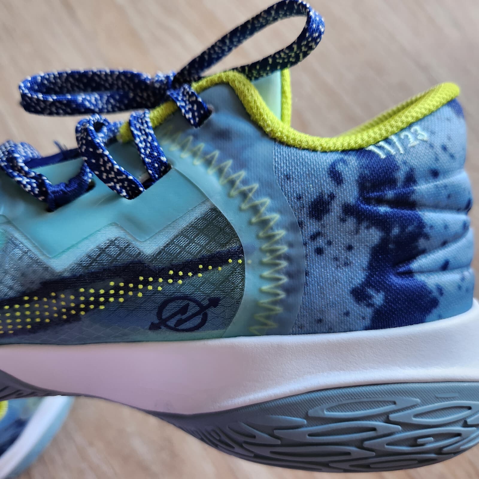 Nike Kyrie Flytrap 5 Ocean Cube Air Zoom Basketball Shoe Lace CZ4100-300 Men US8 - Thumbnail 11