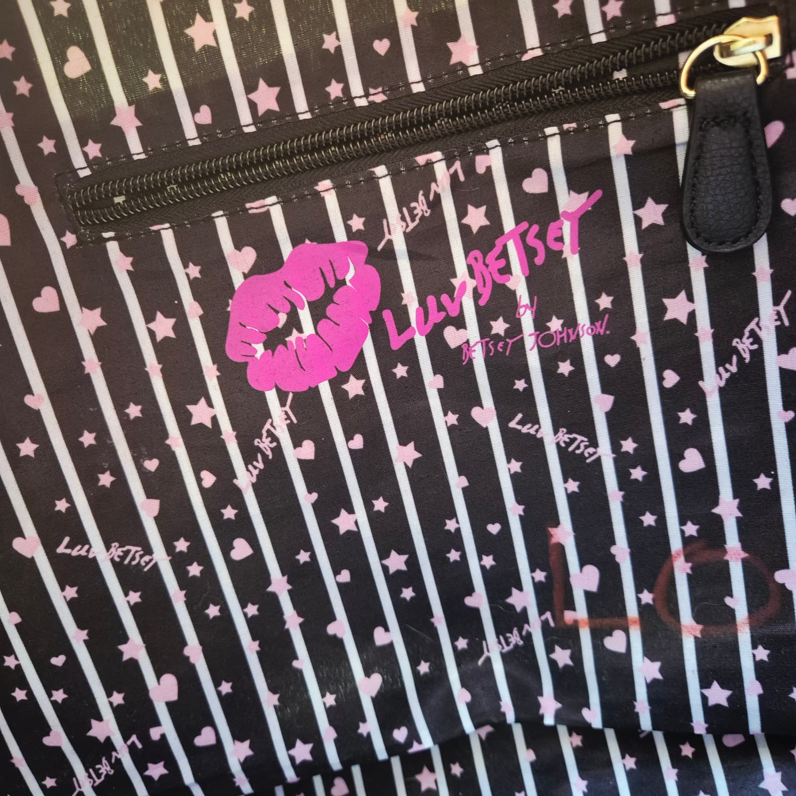 Luv Betsey Johnson Hearts Tie-Dye Graffiti Rainbow Weekend Carryon Duffel Bag - Thumbnail 8