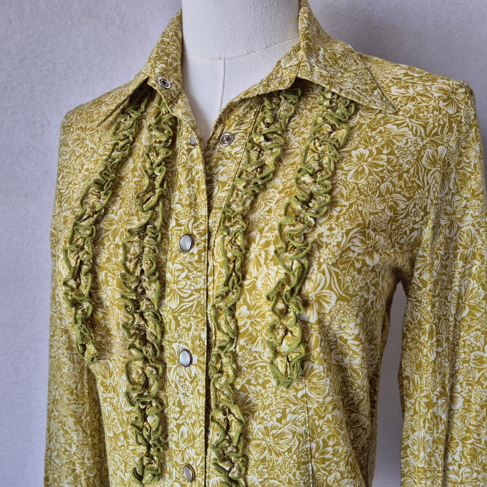 Vintage ANNA HULING USA Made Floral Ruffle Pearl Snap Western Shirt Green Sz.S - Thumbnail 4