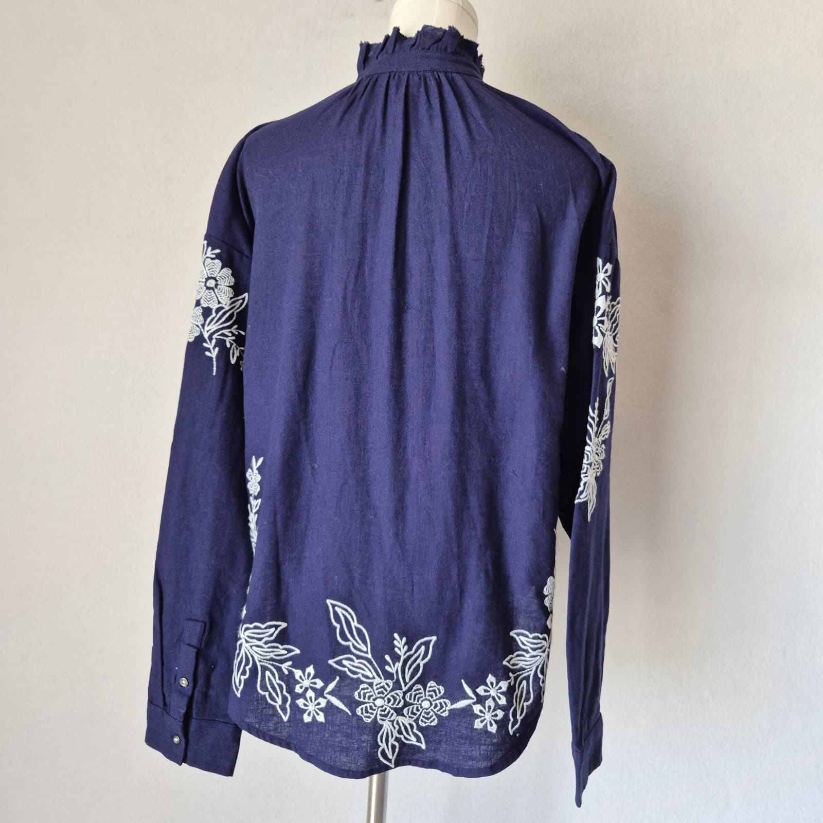 NWoT Pilcro Anthropologie Tavi Floral Embroidered Linen Blend Button Blouse Sz.S - Thumbnail 10