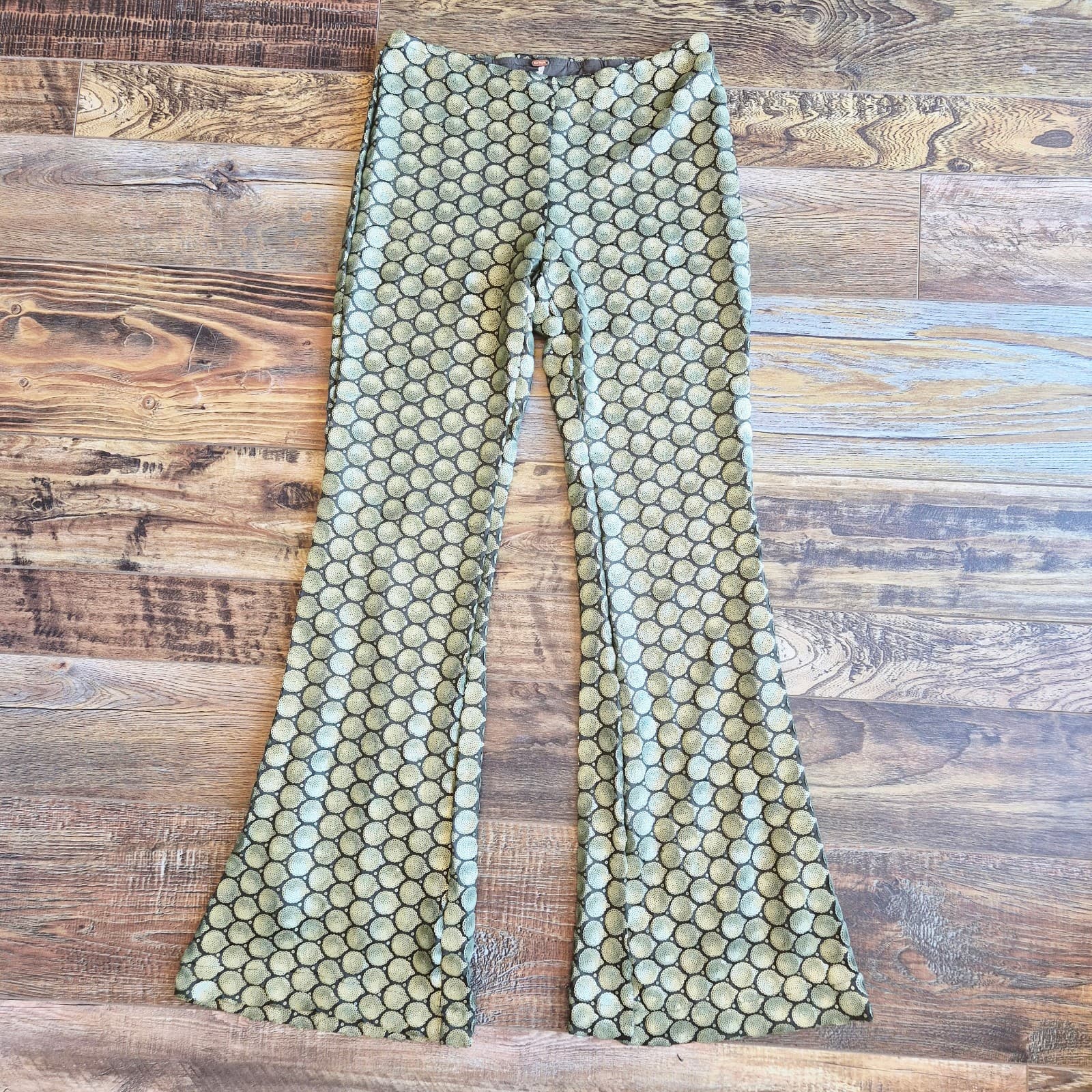 NWoT Free People Wilder Days Sequins 1970s-Retro Flare Pants Pullon Green Sz.2 - Thumbnail 3