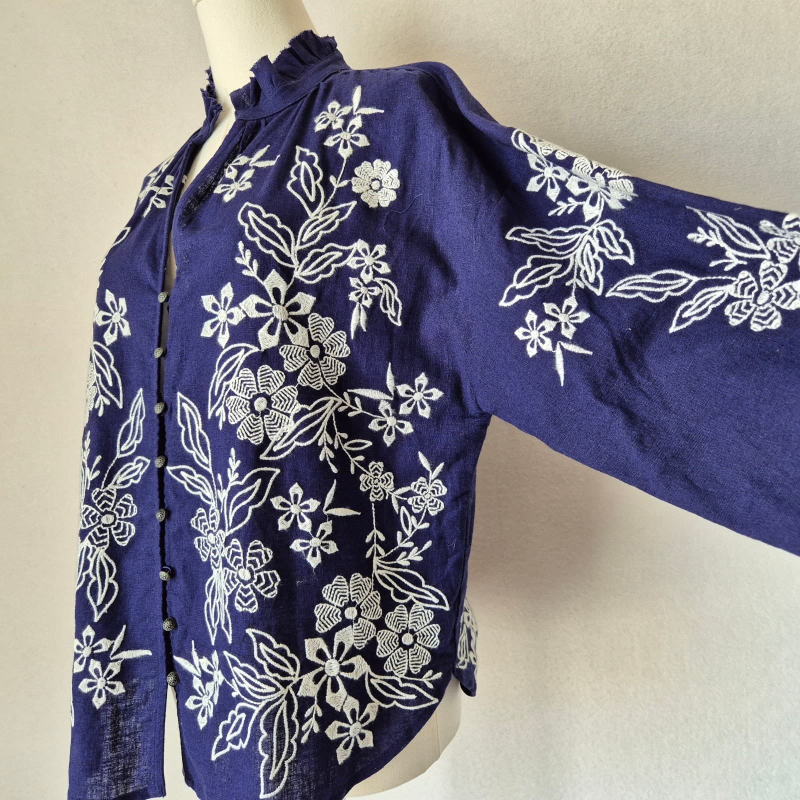 NWoT Pilcro Anthropologie Tavi Floral Embroidered Linen Blend Button Blouse Sz.S - Thumbnail 5