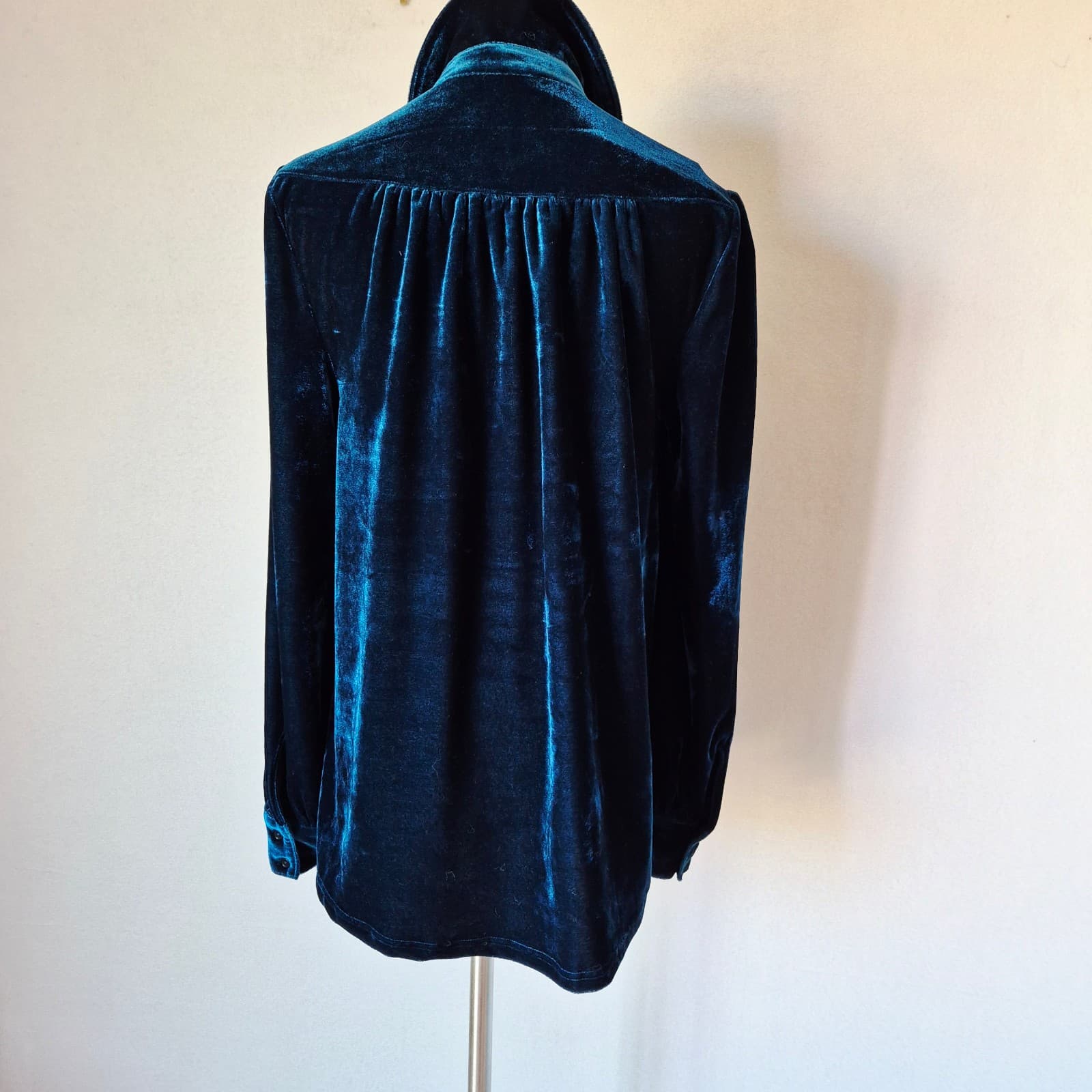 NWT ModCloth Velvet Button-Down Shirt Long Sleeve Stretch Blue Green Women's M - Thumbnail 6