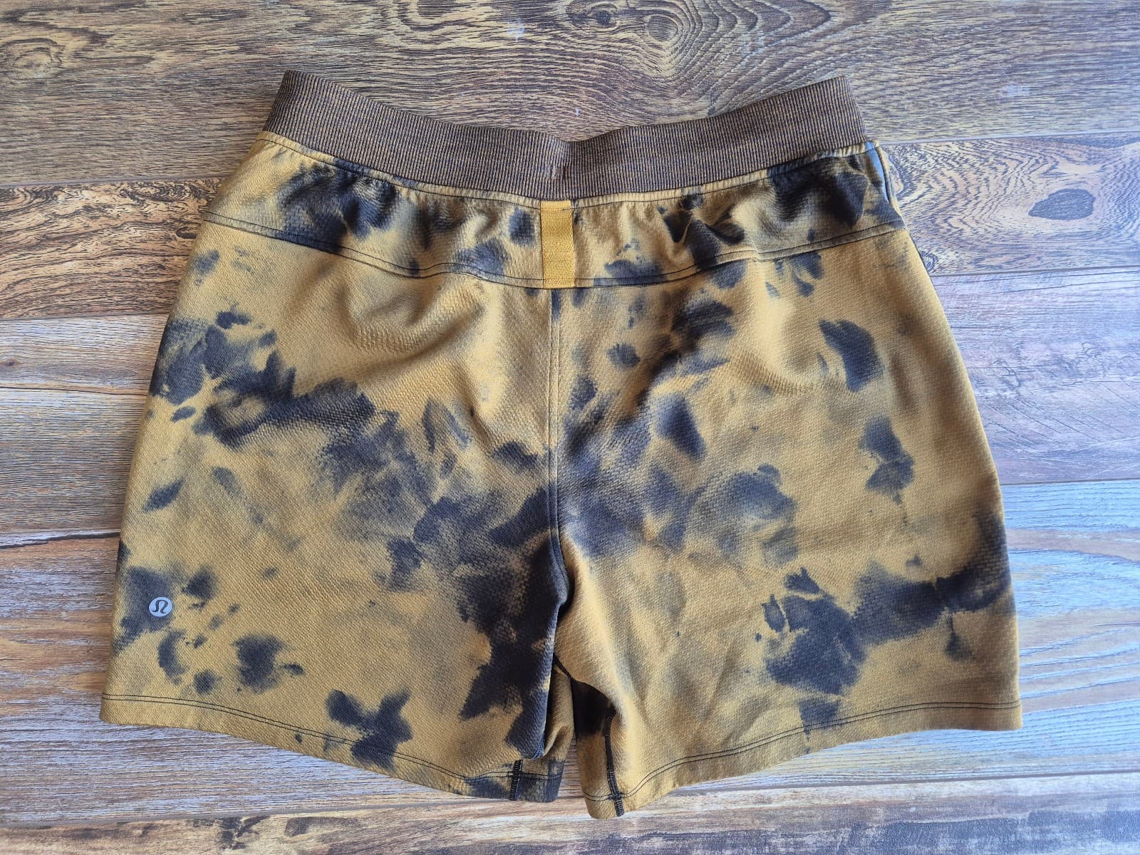 Lululemon Textured Tech Short 6" Zip Pocket Diamond Dye Gold Spice Black Men's L - Thumbnail 8