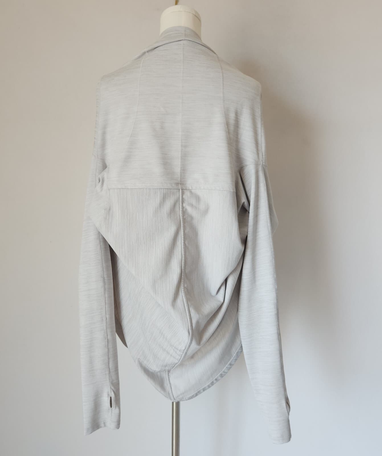 Zyia Active Yoga Shawl Wrap Long Sleeve Pullover Thumb Holes Light Grey Women S - Thumbnail 8