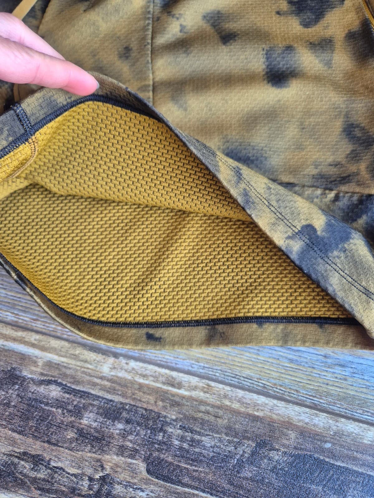 Lululemon Textured Tech Short 6" Zip Pocket Diamond Dye Gold Spice Black Men's L - Thumbnail 5
