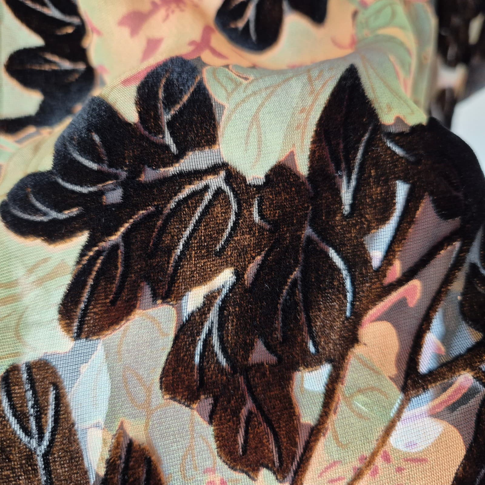 Citron Santa Monica Silk Blend Floral Burnout Velvet Mandarin Top Button Size PM - Thumbnail 5