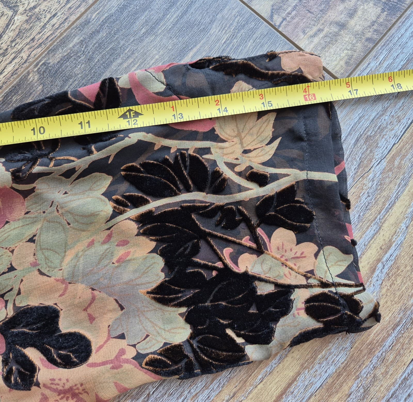 Citron Santa Monica Silk Blend Floral Burnout Velvet Mandarin Top Button Size PM - Thumbnail 11