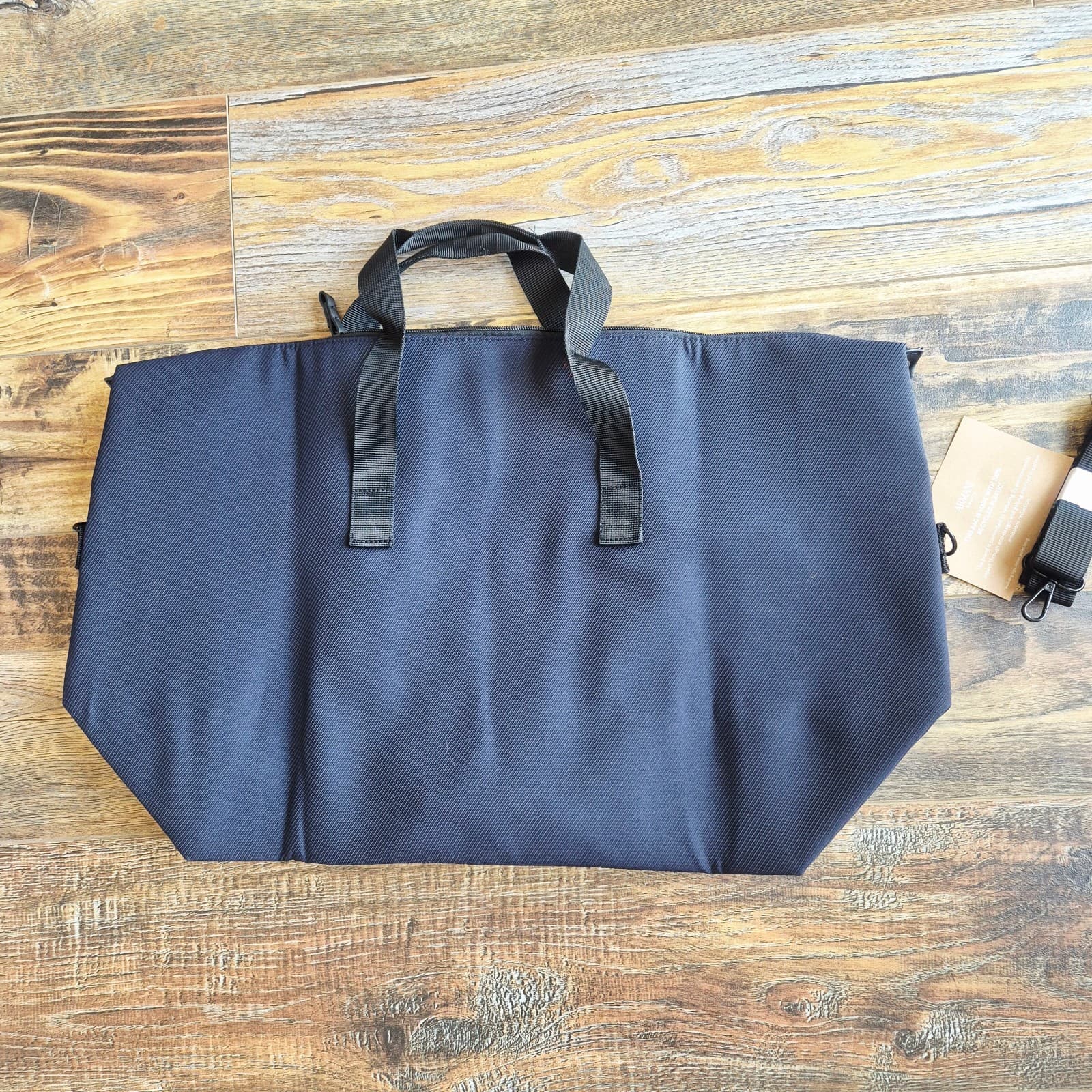 NWoT Giorgio Armani Fragrance Twill Canvas Duffle Weekend Bag Adjustable Strap - Thumbnail 5
