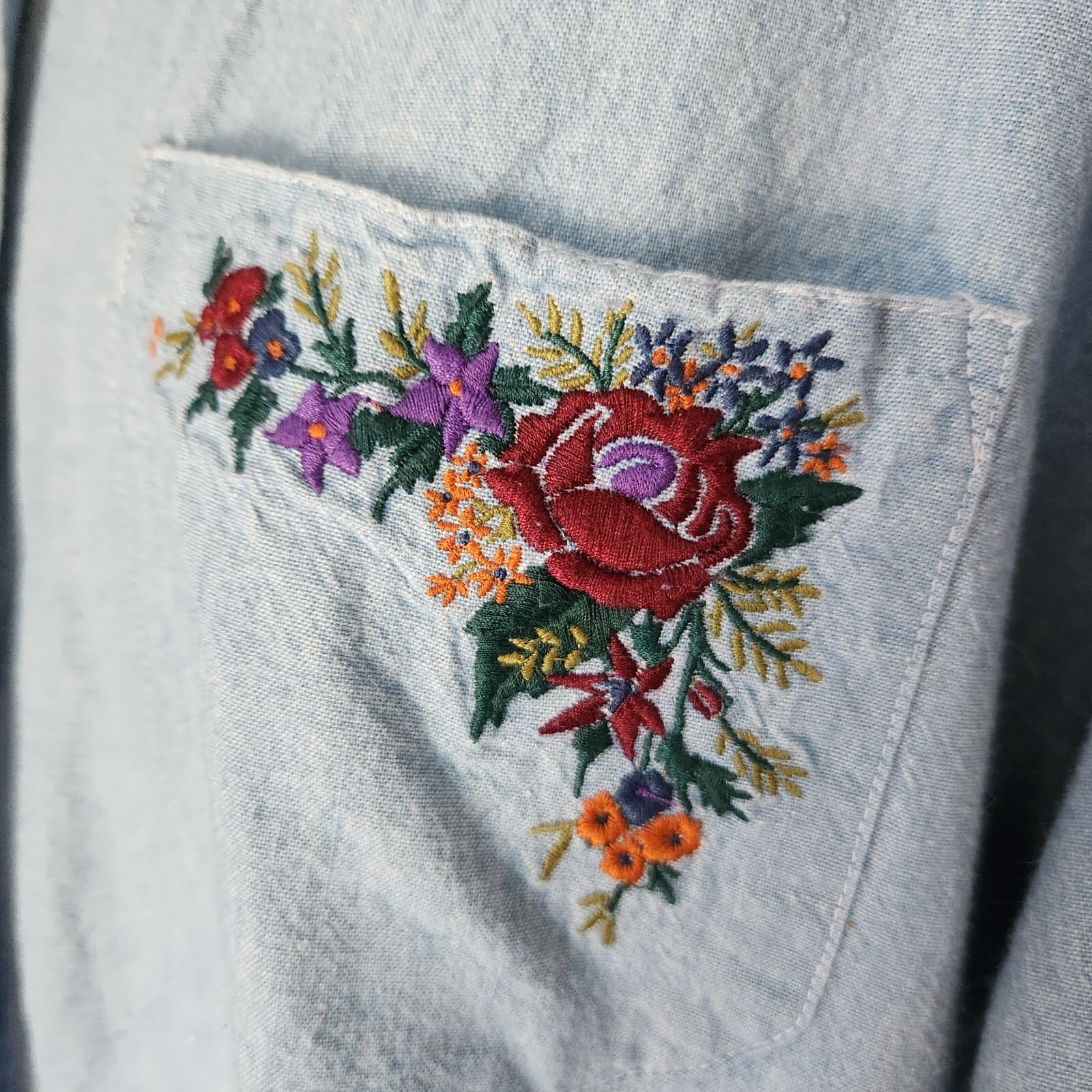 Vintage'90s Gap Floral Embroidered Light Blue Denim Button-Down Shirt Women's L - Thumbnail 4