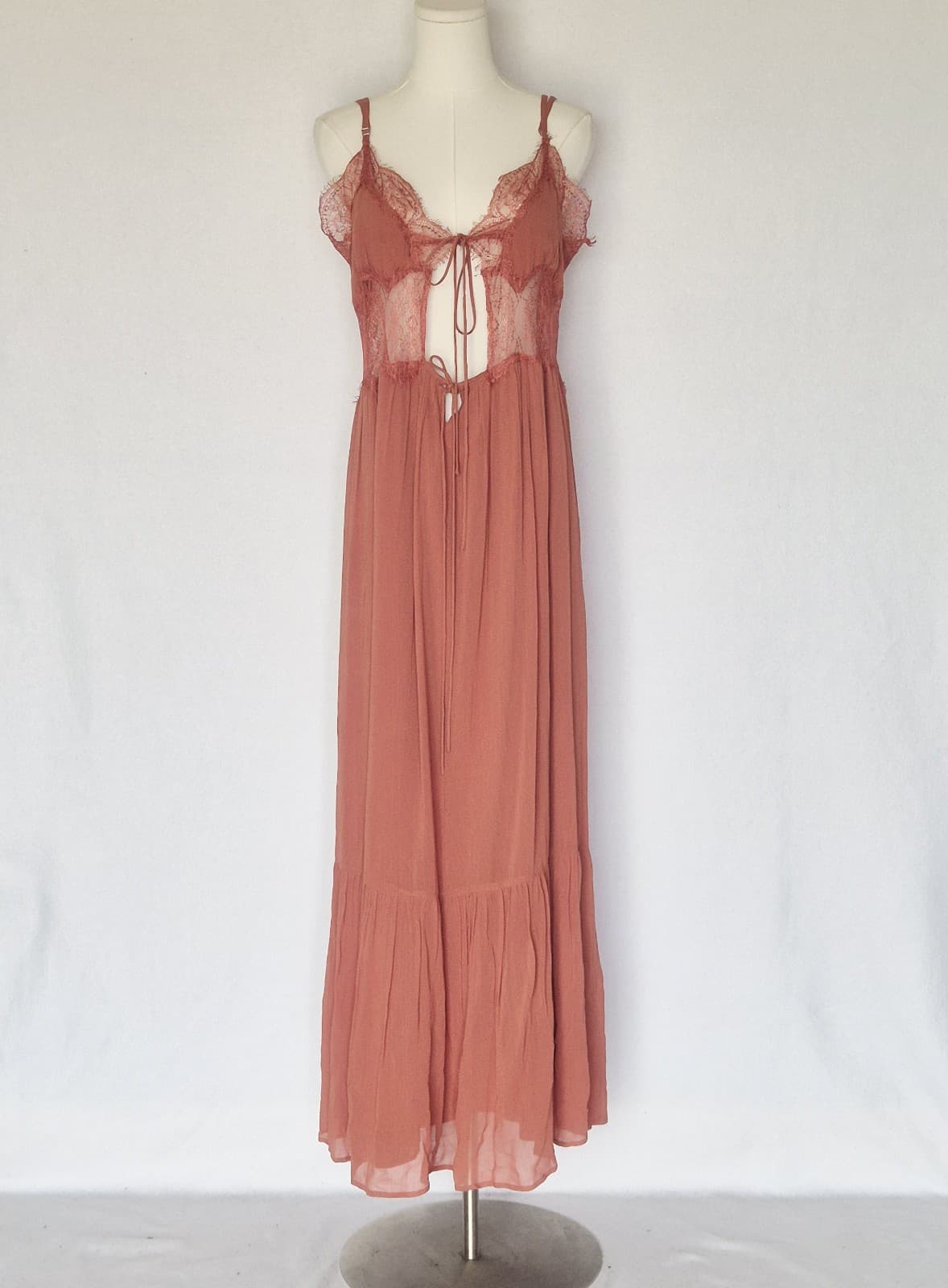 NEW Let Me Be Anthropologie Lace Trim Sleeveless Cutout Maxi Slip Dress Red Sz.S - Thumbnail 3