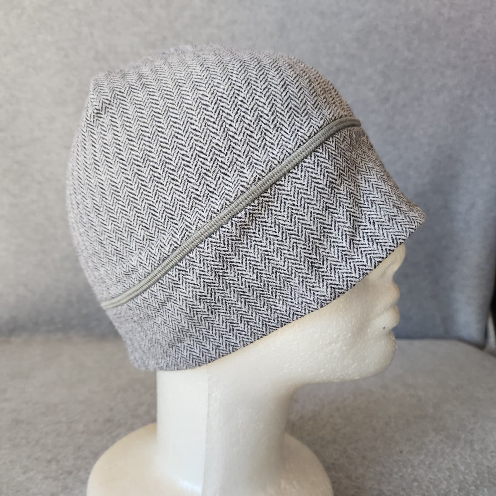 Lululemon Cross Chill Run Beanie Buttery-Soft Heathered Herringbone Black White - Thumbnail 5