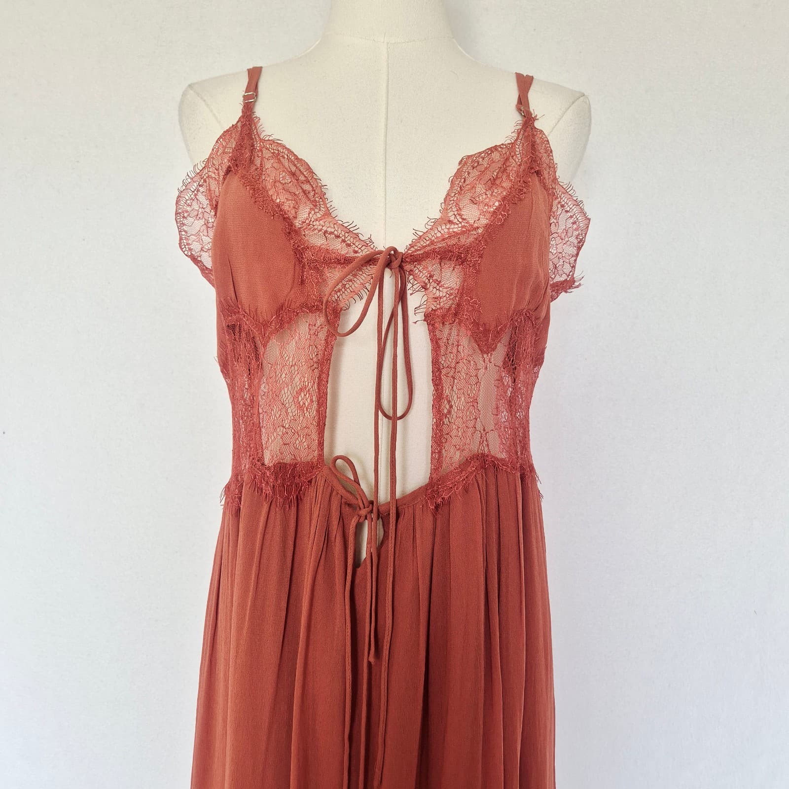 NEW Let Me Be Anthropologie Lace Trim Sleeveless Cutout Maxi Slip Dress Red Sz.S - Thumbnail 6