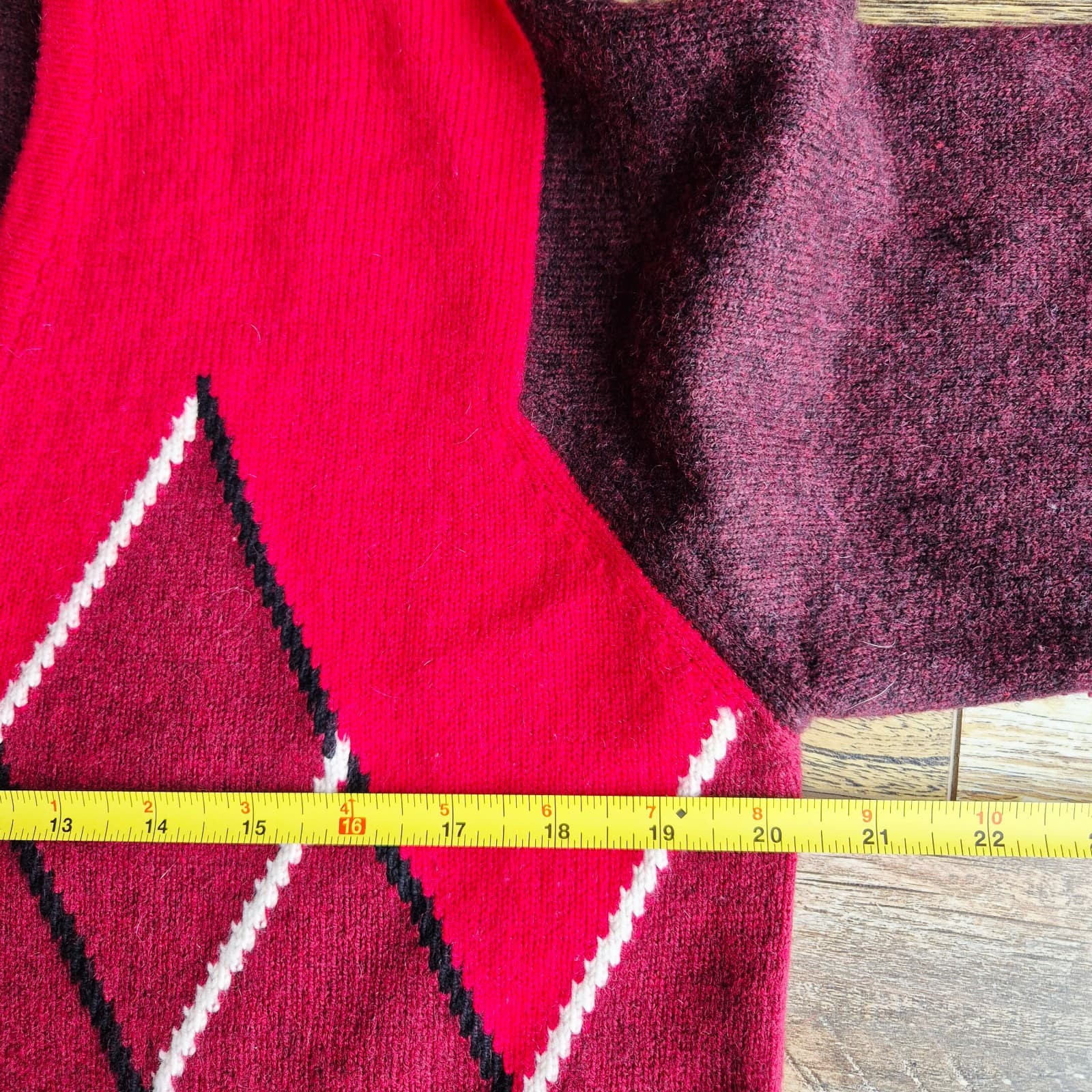 Vintage Ballantyne Of Peebles Scotland Cashmere Argyle V-Neck Sweater Red Sz.40" - Thumbnail 9