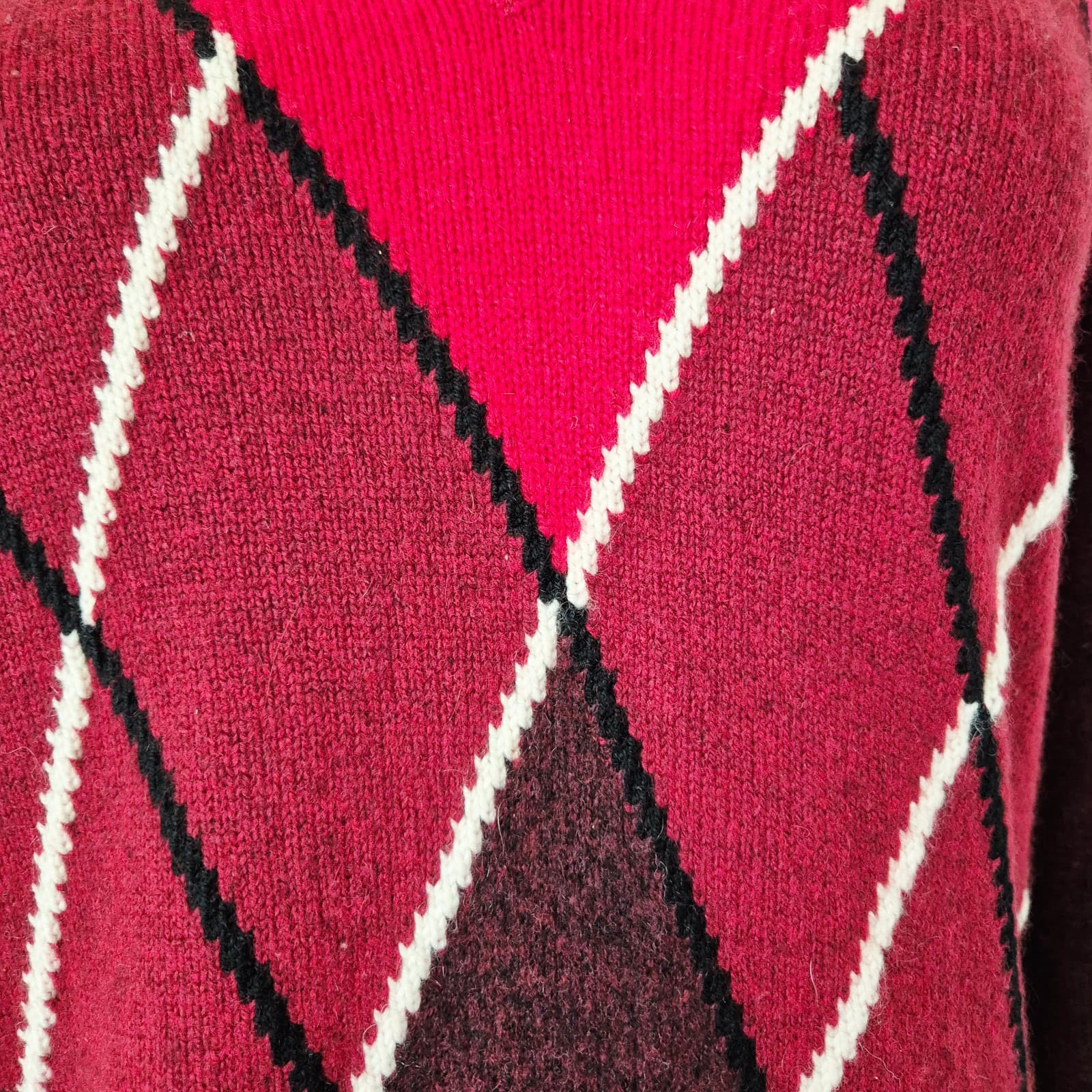 Vintage Ballantyne Of Peebles Scotland Cashmere Argyle V-Neck Sweater Red Sz.40" - Thumbnail 5
