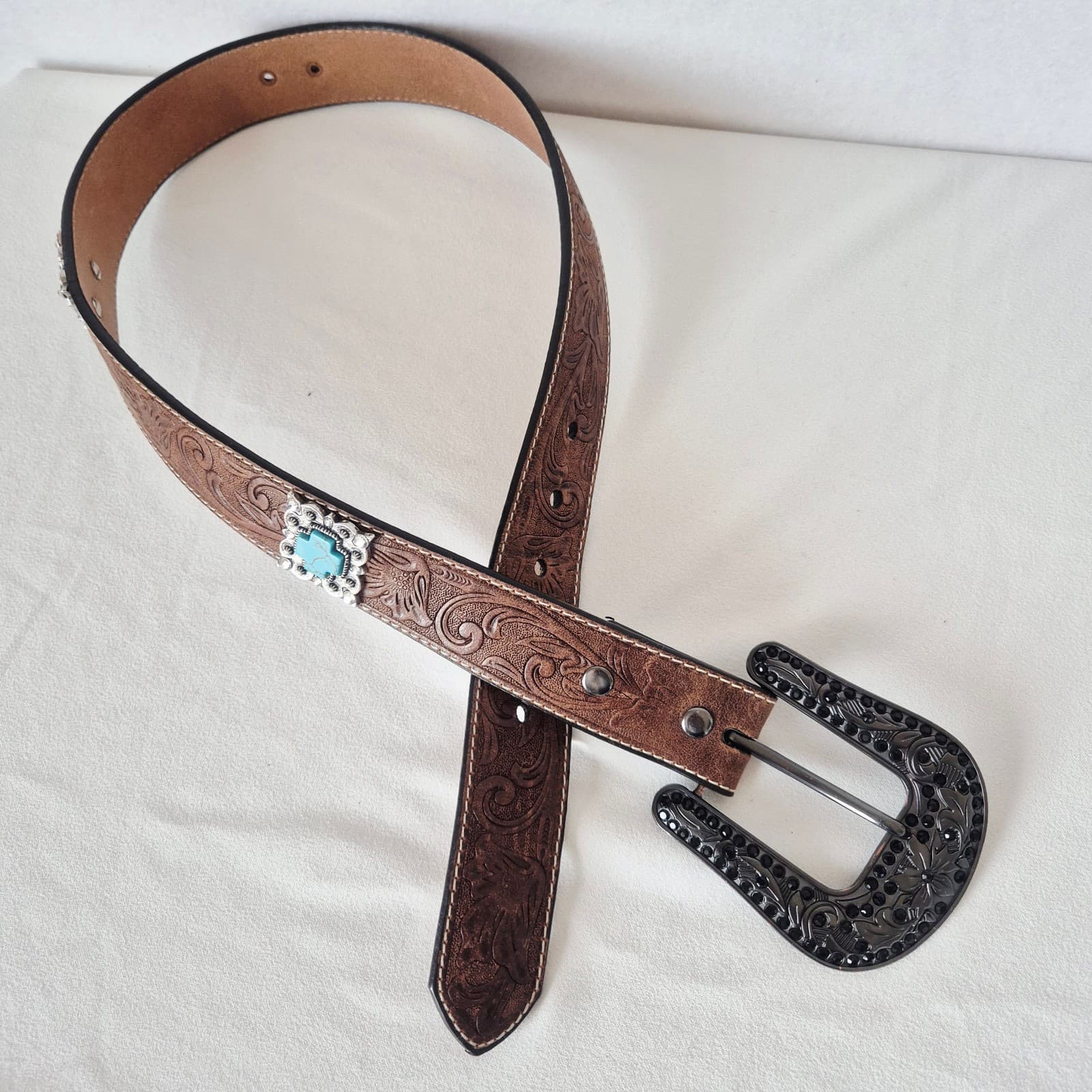 ARIAT Women's S Western Belt Embossed-Leather Turquoise Rhinestone-Accent Buckle - Thumbnail 2