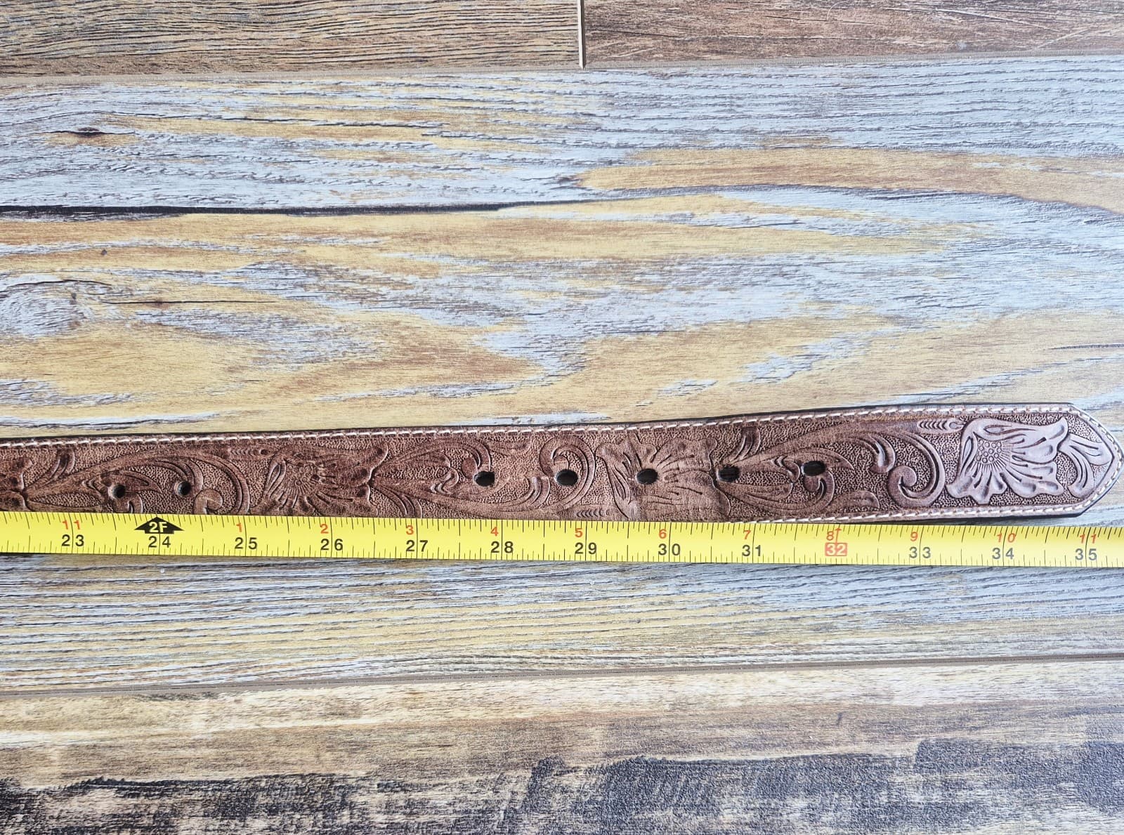 ARIAT Women's S Western Belt Embossed-Leather Turquoise Rhinestone-Accent Buckle - Thumbnail 10