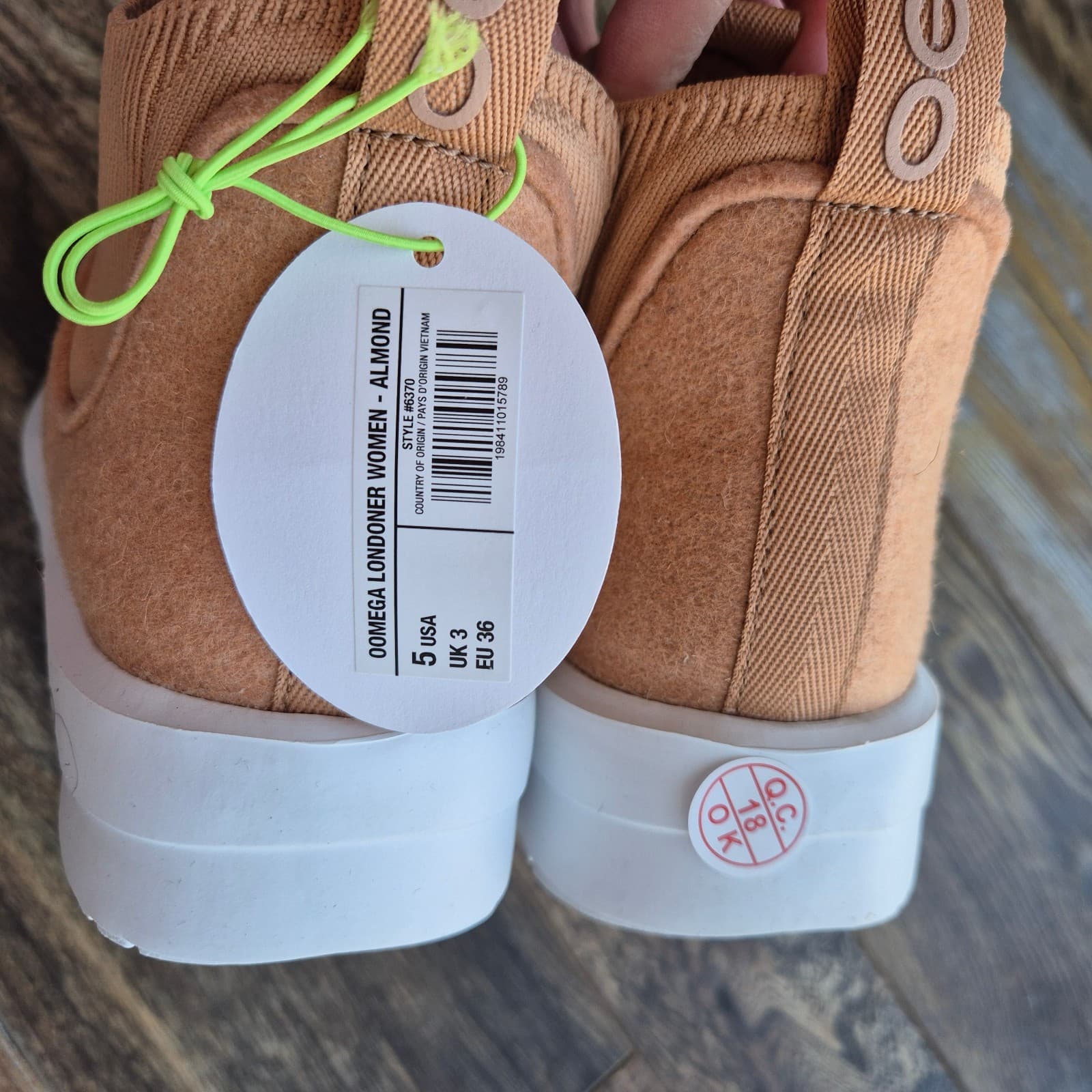 NEW OOFOS OOmega Londoner Women's 5 Ankle Boot Insulated Wool Blend Almond $160 - Thumbnail 12